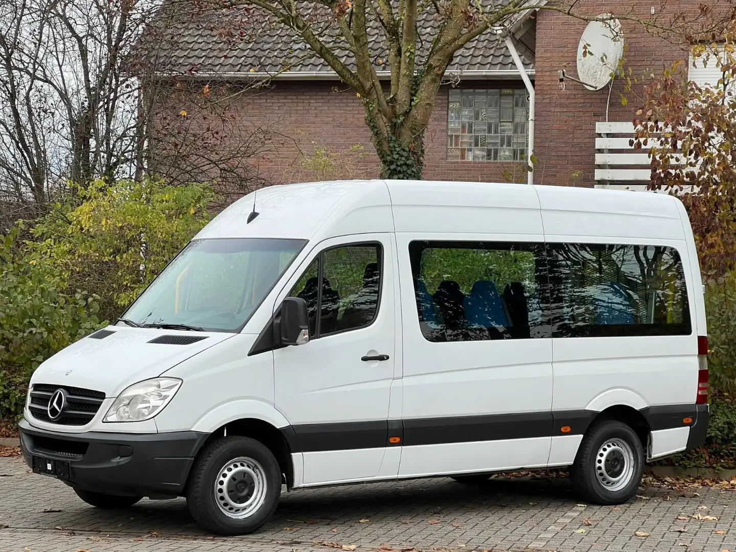 Mercedes-Benz Sprinter 311 Cdi Automatik L2H2 VDL 9Sitze Lift Weiß - 1