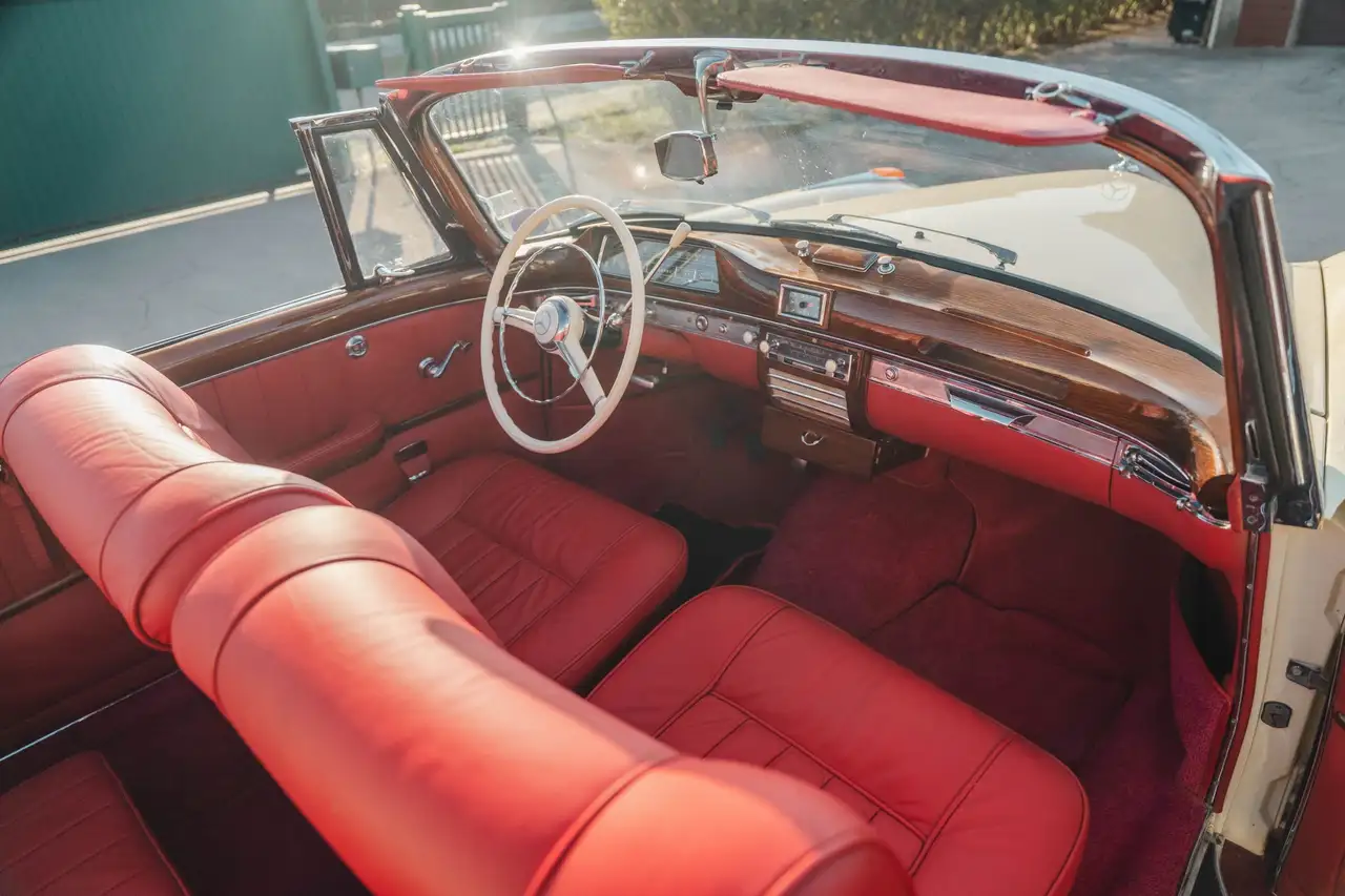 Mercedes-Benz 220 SE Ponton Cabriolet, foto 4