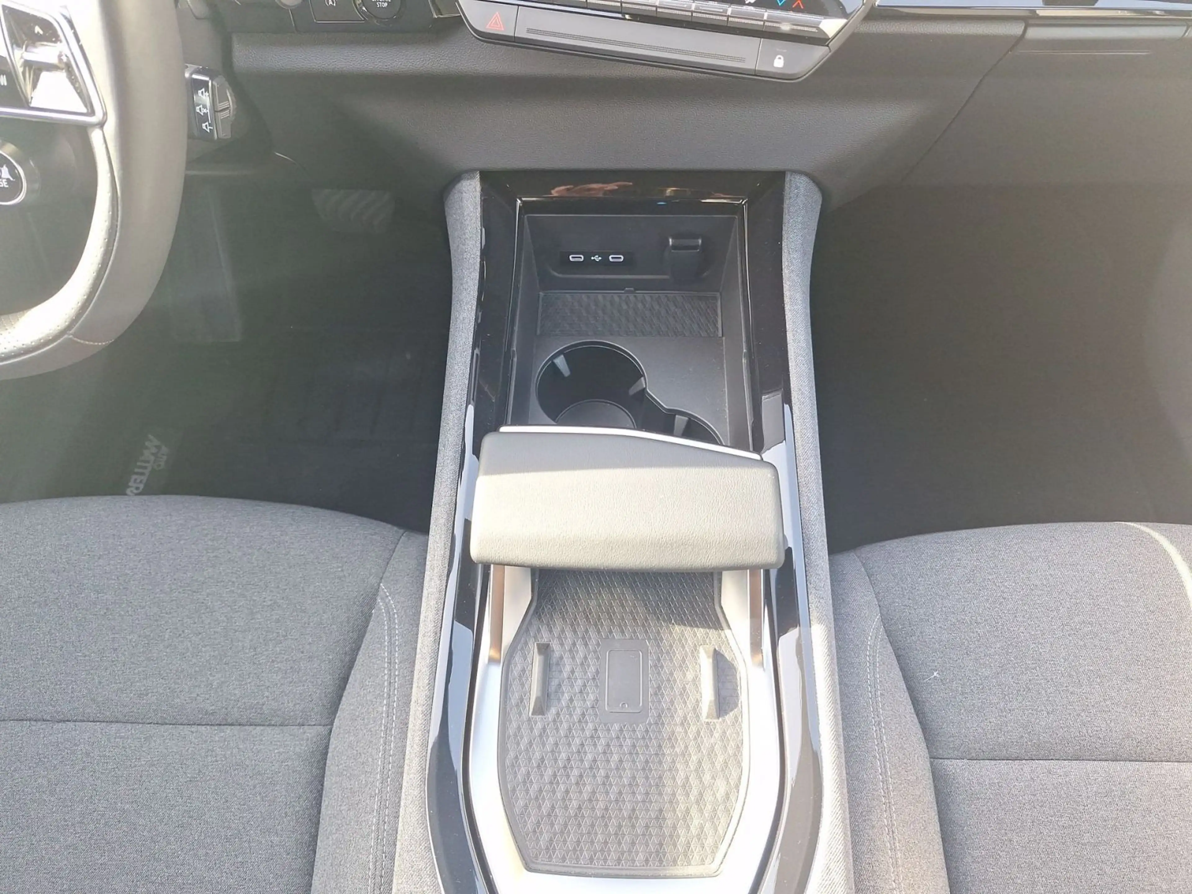 Renault Austral 1.3 TCe 140 Mild-Hybrid — photo 15