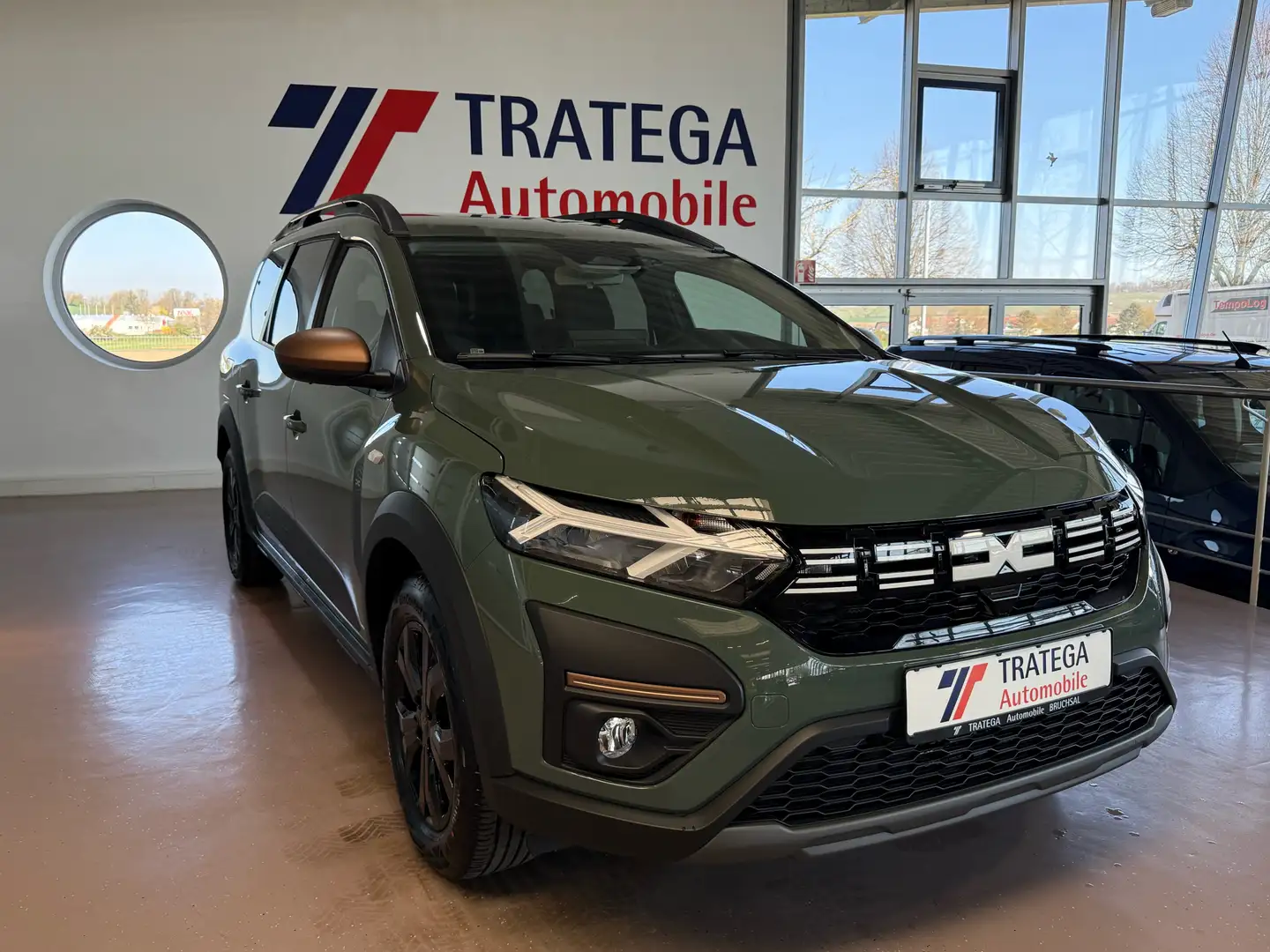Dacia Jogger Hybrid 140 Autom Extreme 7-Sitzer Navi Grün - 1