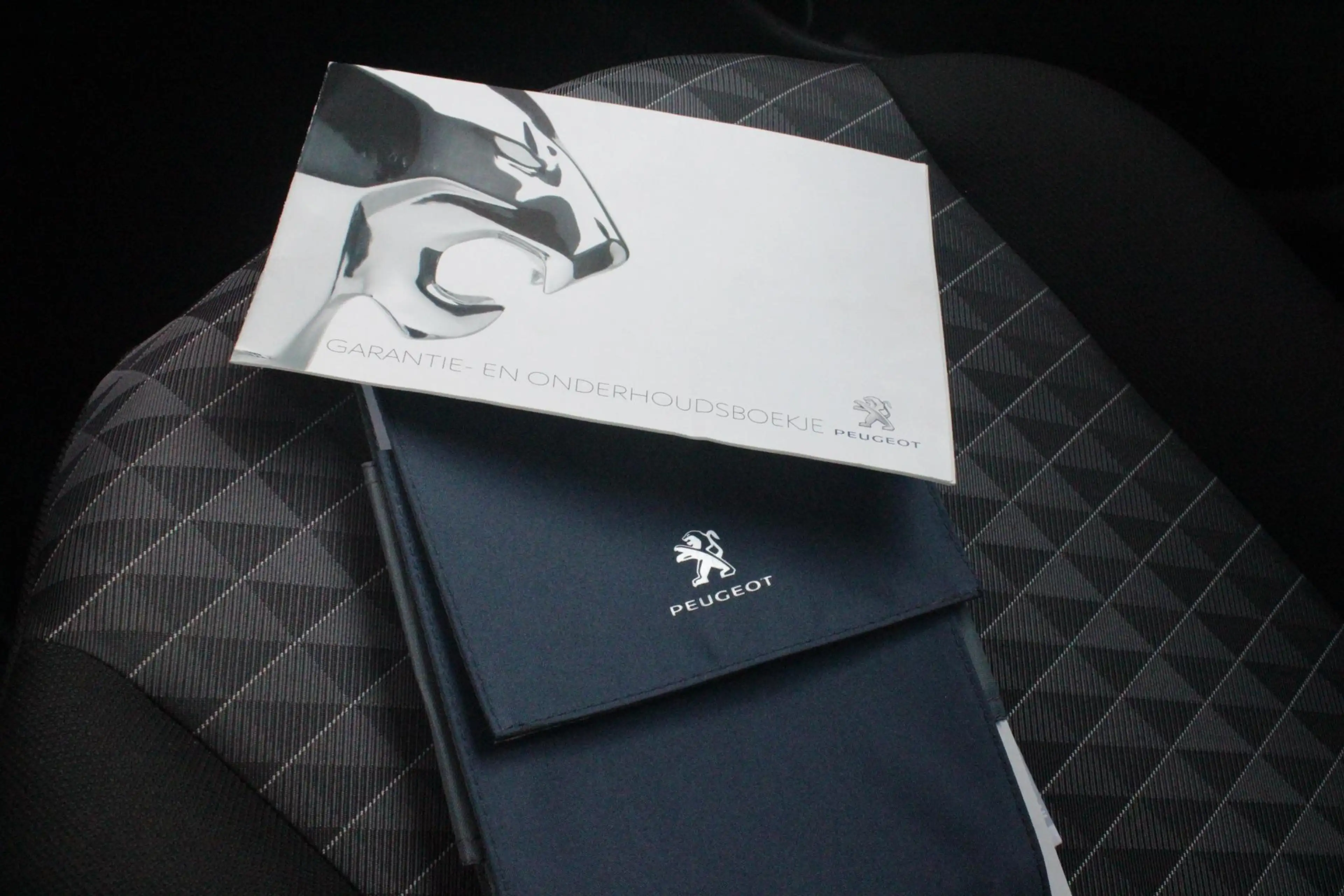 Peugeot 108 1.0 e-VTi ALLURE TOP! | CLIMATE CONTROL | ACHTERUI — photo 19