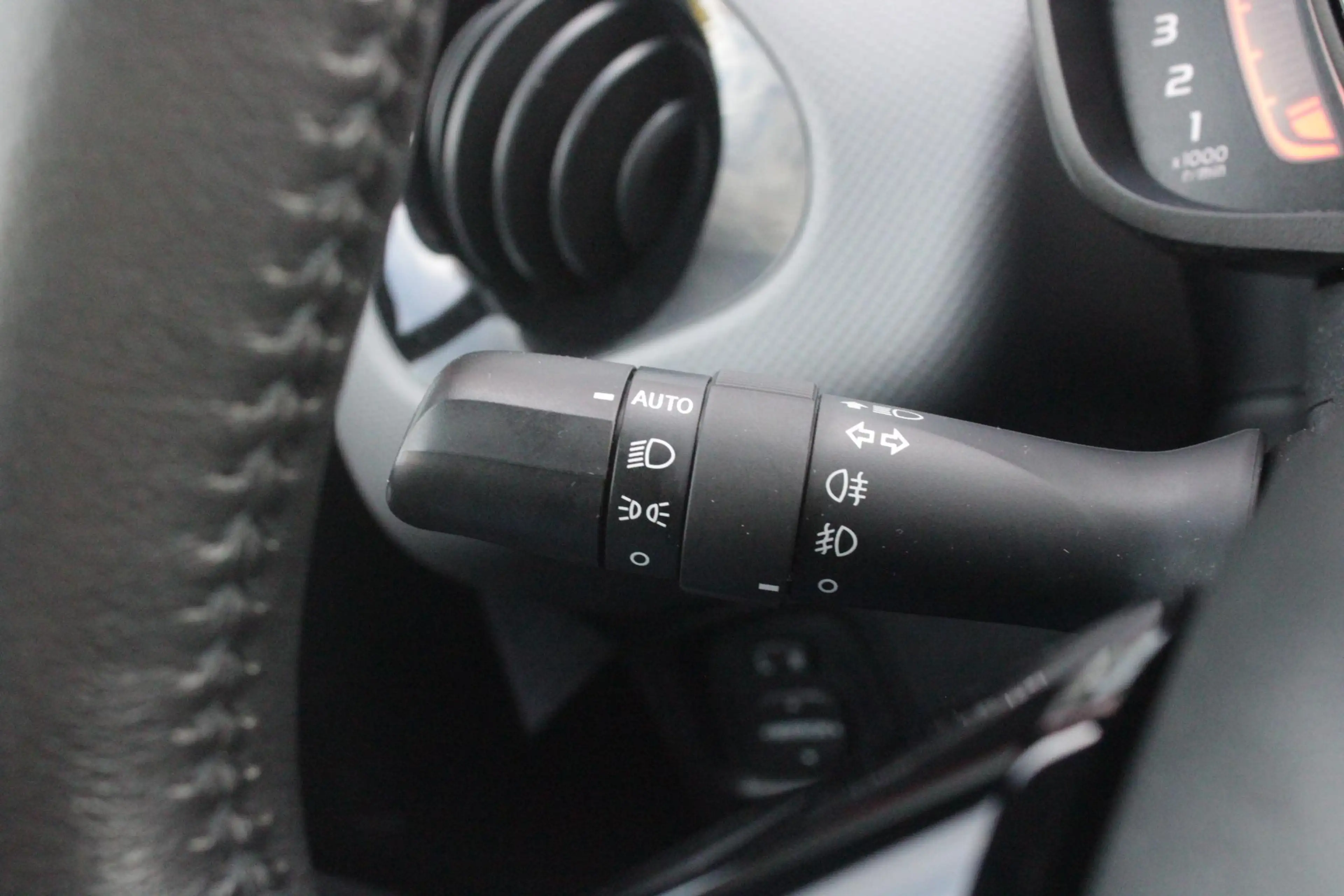 Peugeot 108 1.0 e-VTi ALLURE TOP! | CLIMATE CONTROL | ACHTERUI — photo 32
