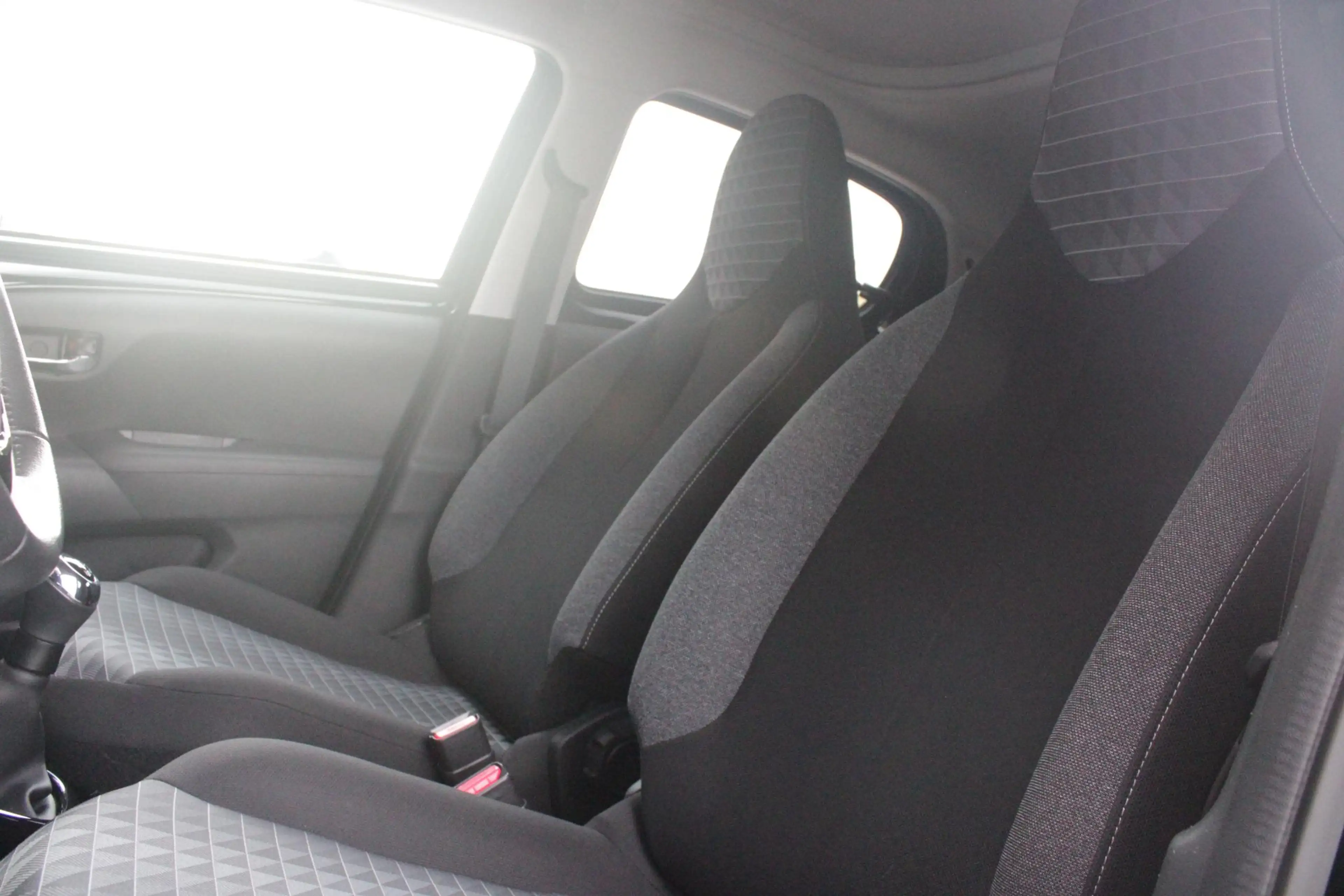 Peugeot 108 1.0 e-VTi ALLURE TOP! | CLIMATE CONTROL | ACHTERUI — photo 2
