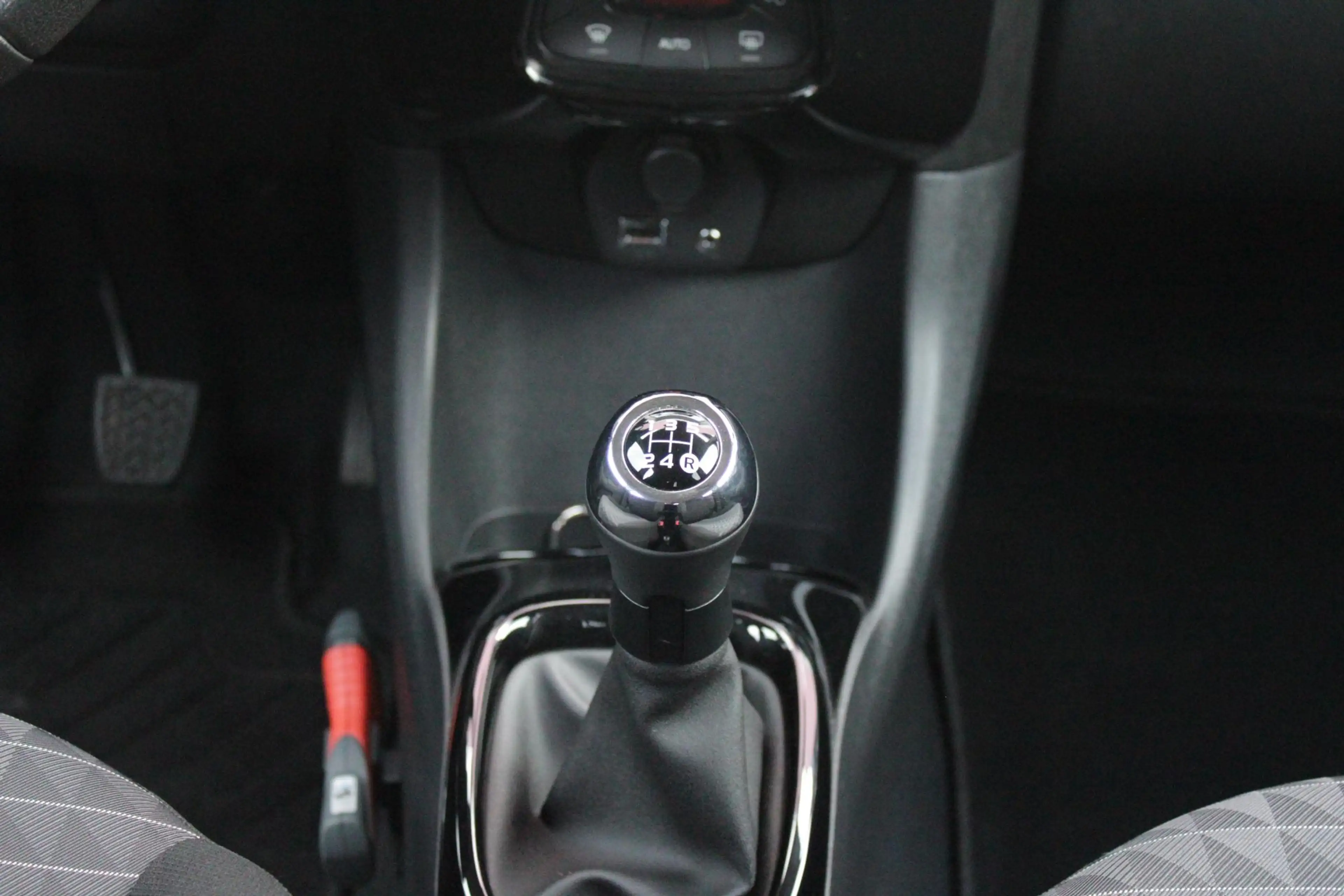 Peugeot 108 1.0 e-VTi ALLURE TOP! | CLIMATE CONTROL | ACHTERUI — photo 16
