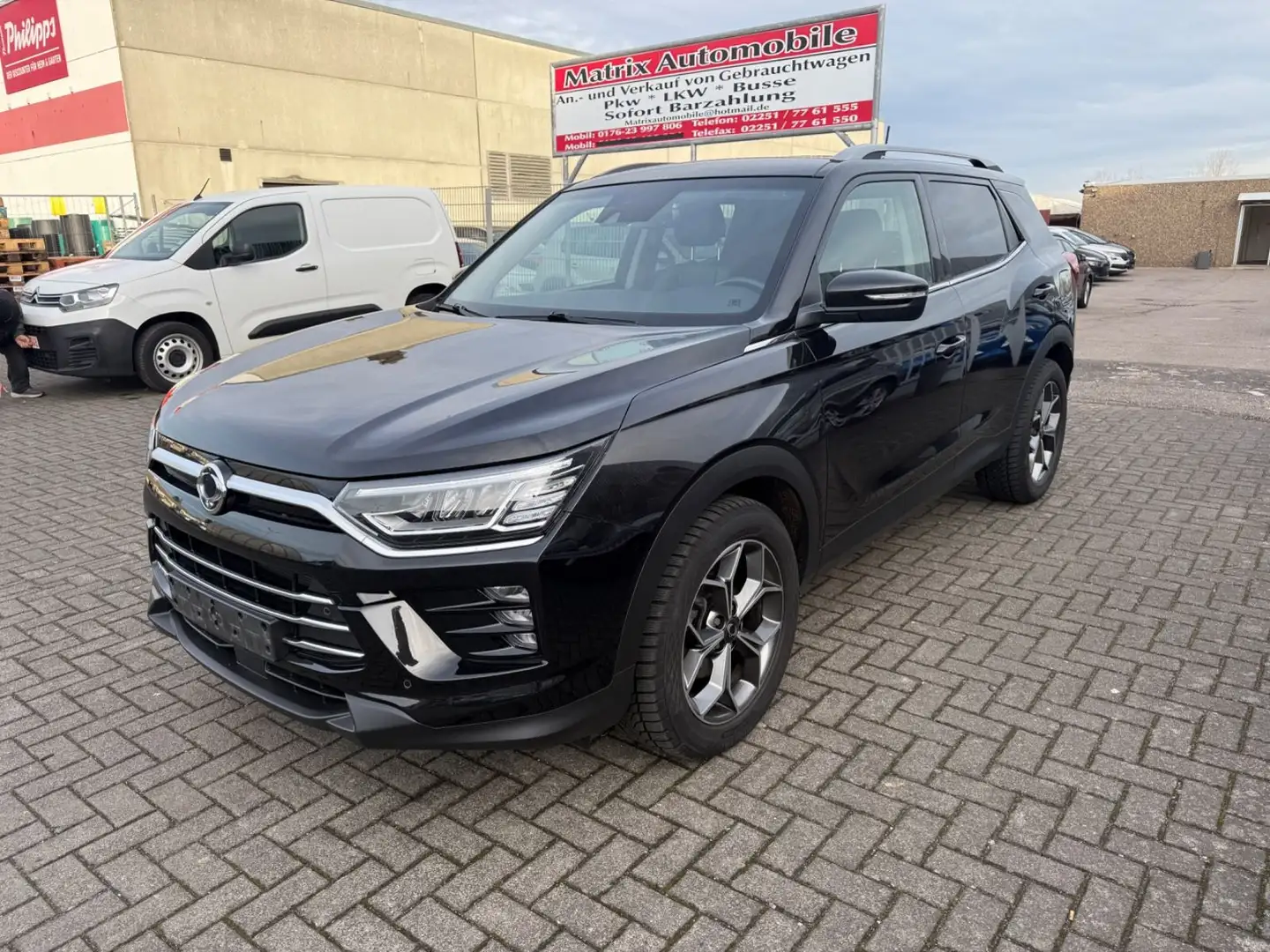 SsangYong Korando 1.6 e-XDi Diesel Sapphire 2WD Automatik Schwarz - 1