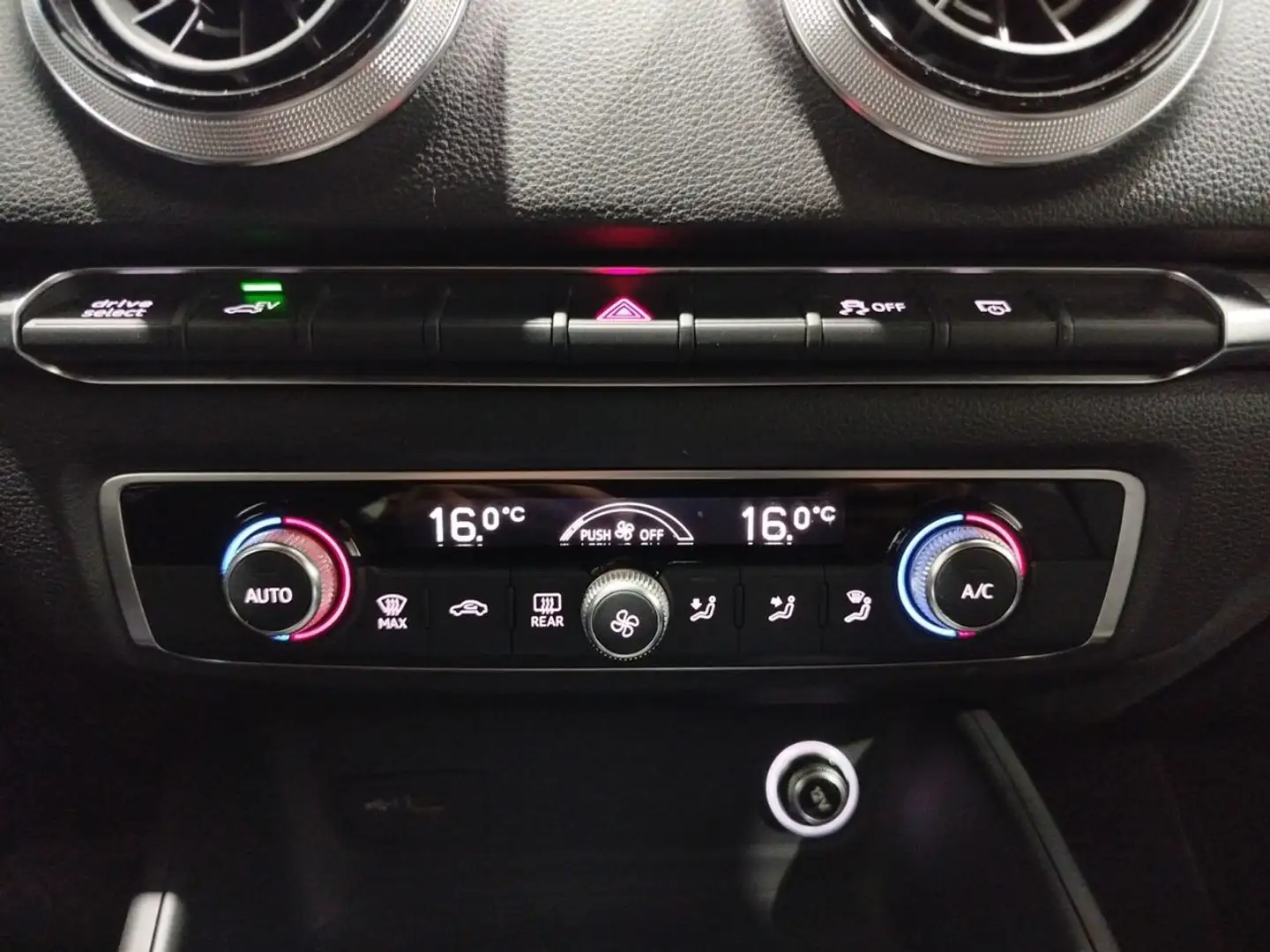 Audi A3 etron Blanco - 1