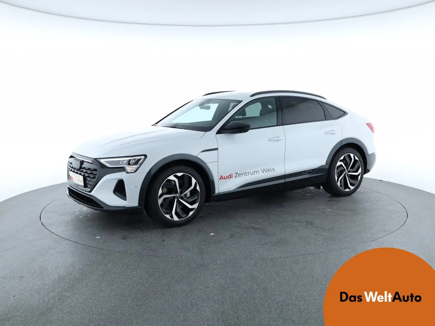 Audi Q8 55 e-tron quattro business Blanc - 1