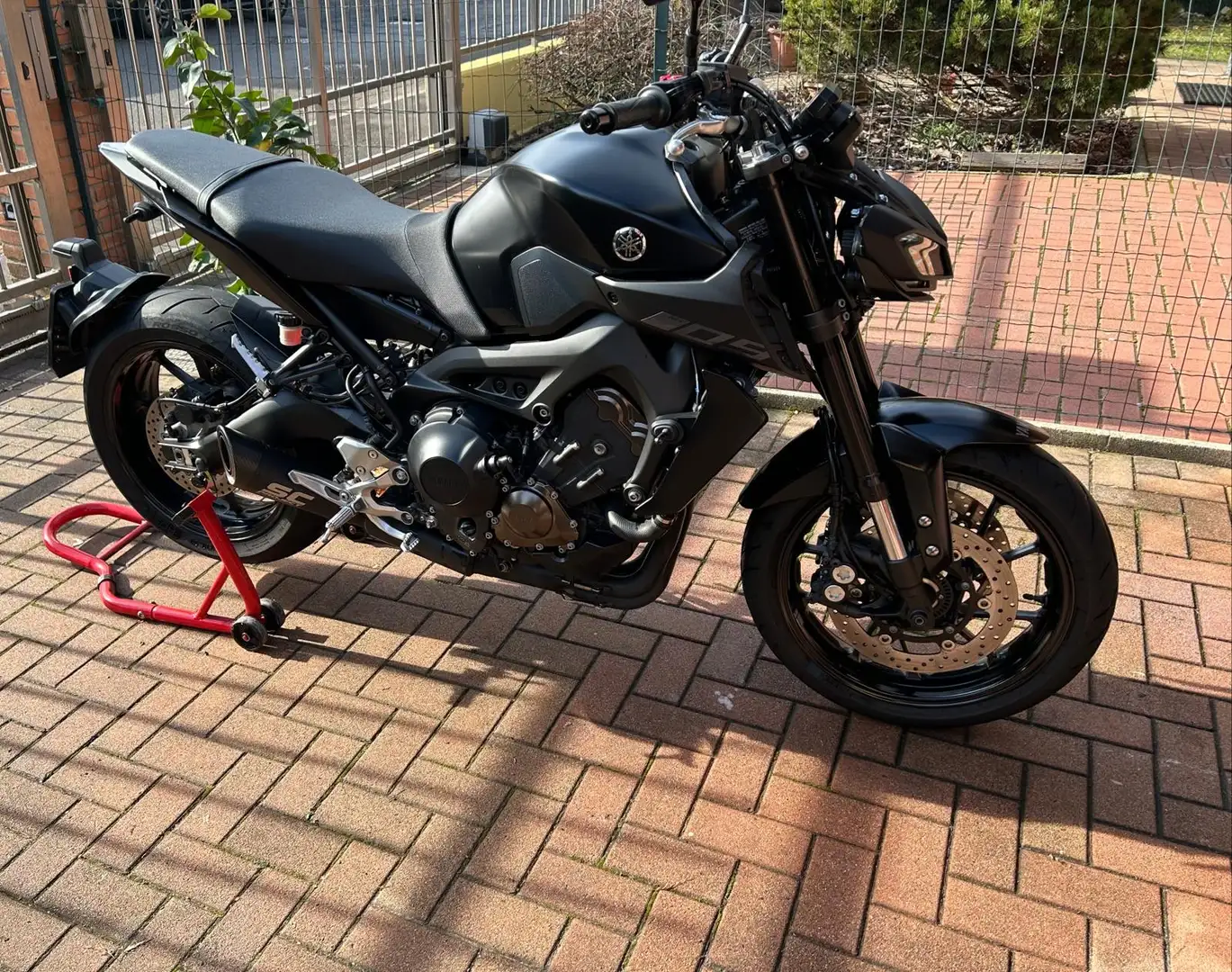 Yamaha MT-09 Nero - 1
