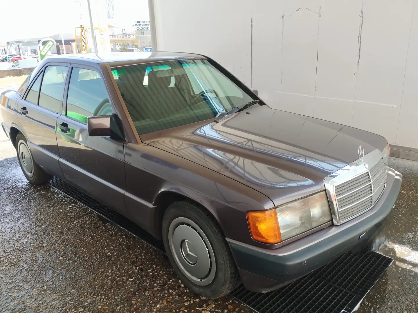 Mercedes-Benz 190 190D 2.5 Brun - 2