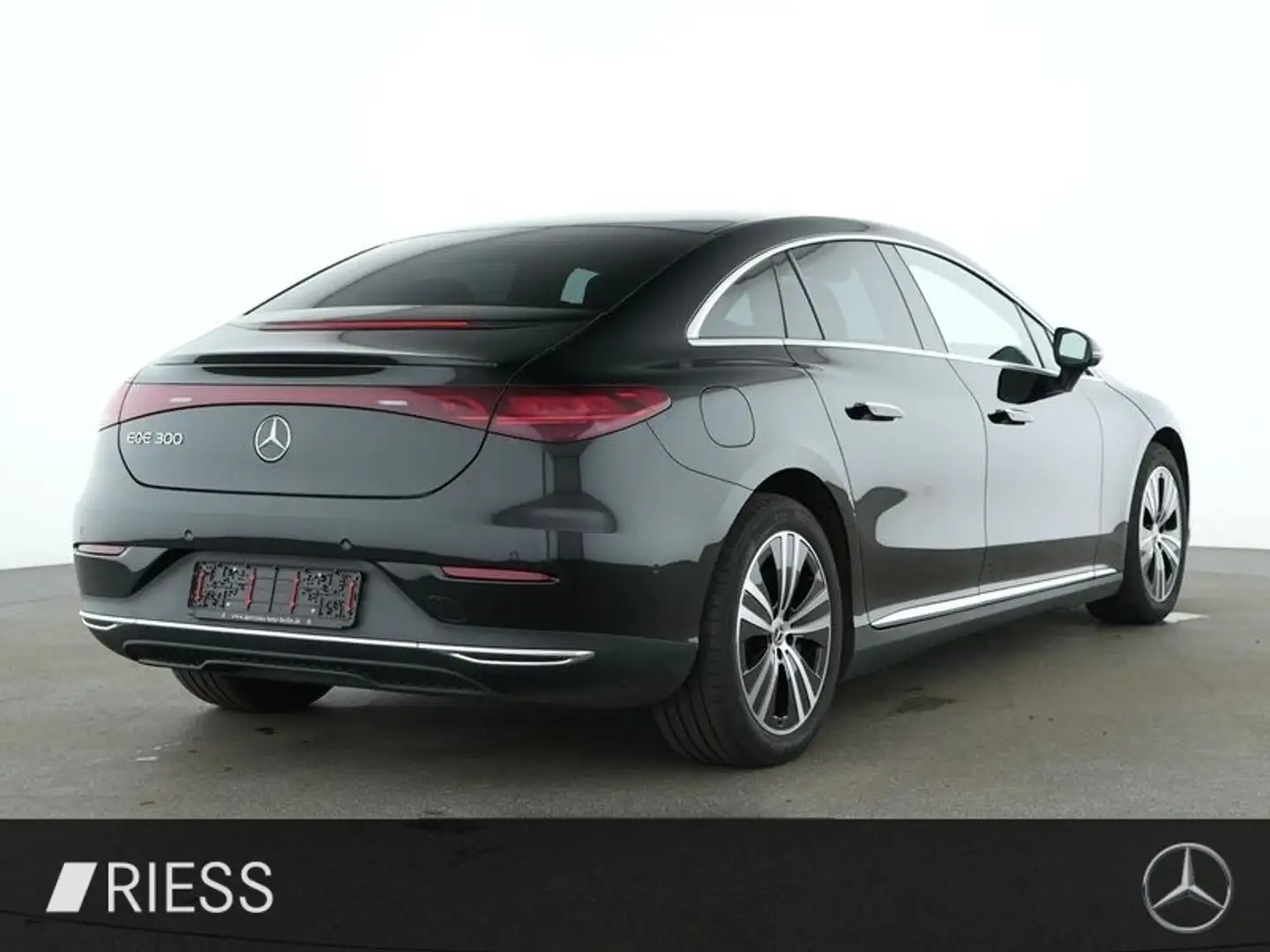 Mercedes-Benz EQE 300 Electric Art Distr Pano Hyper W-Paket WPumpe Schwarz - 2