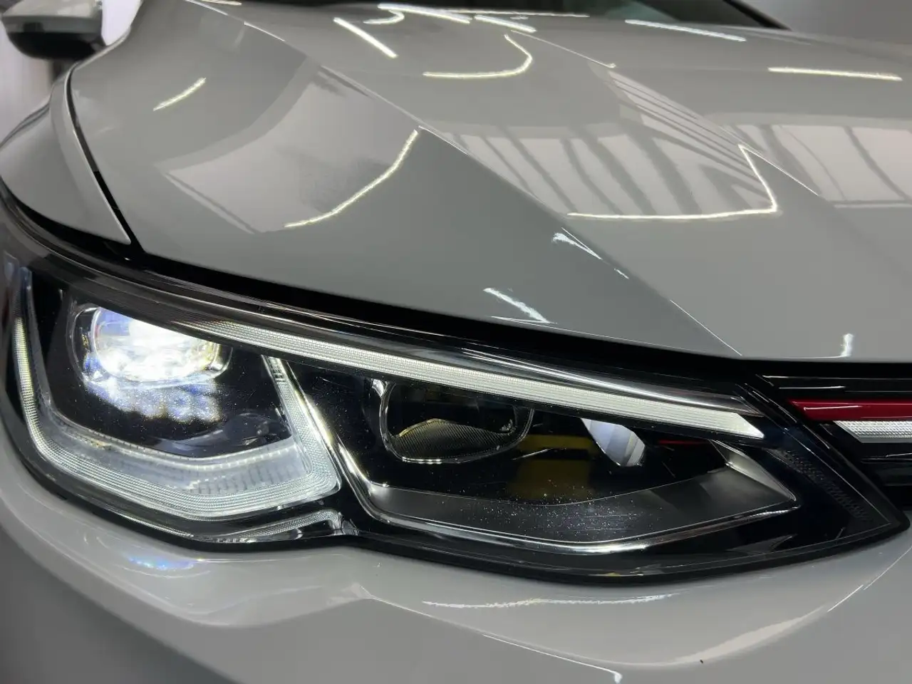 Volkswagen Golf GTI Golf VIII GTI 2.0 TSI DSG ACC LED Navi Kamera Pa 17