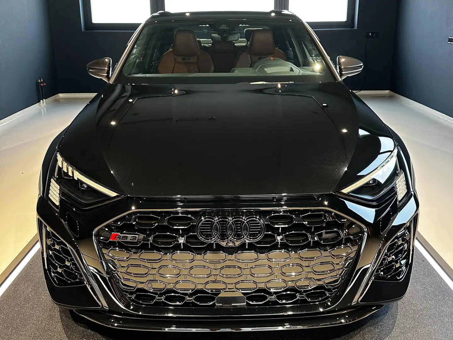 Audi RS3 Limousine 2.5 TFSI quattro S tronic Schwarz - 1