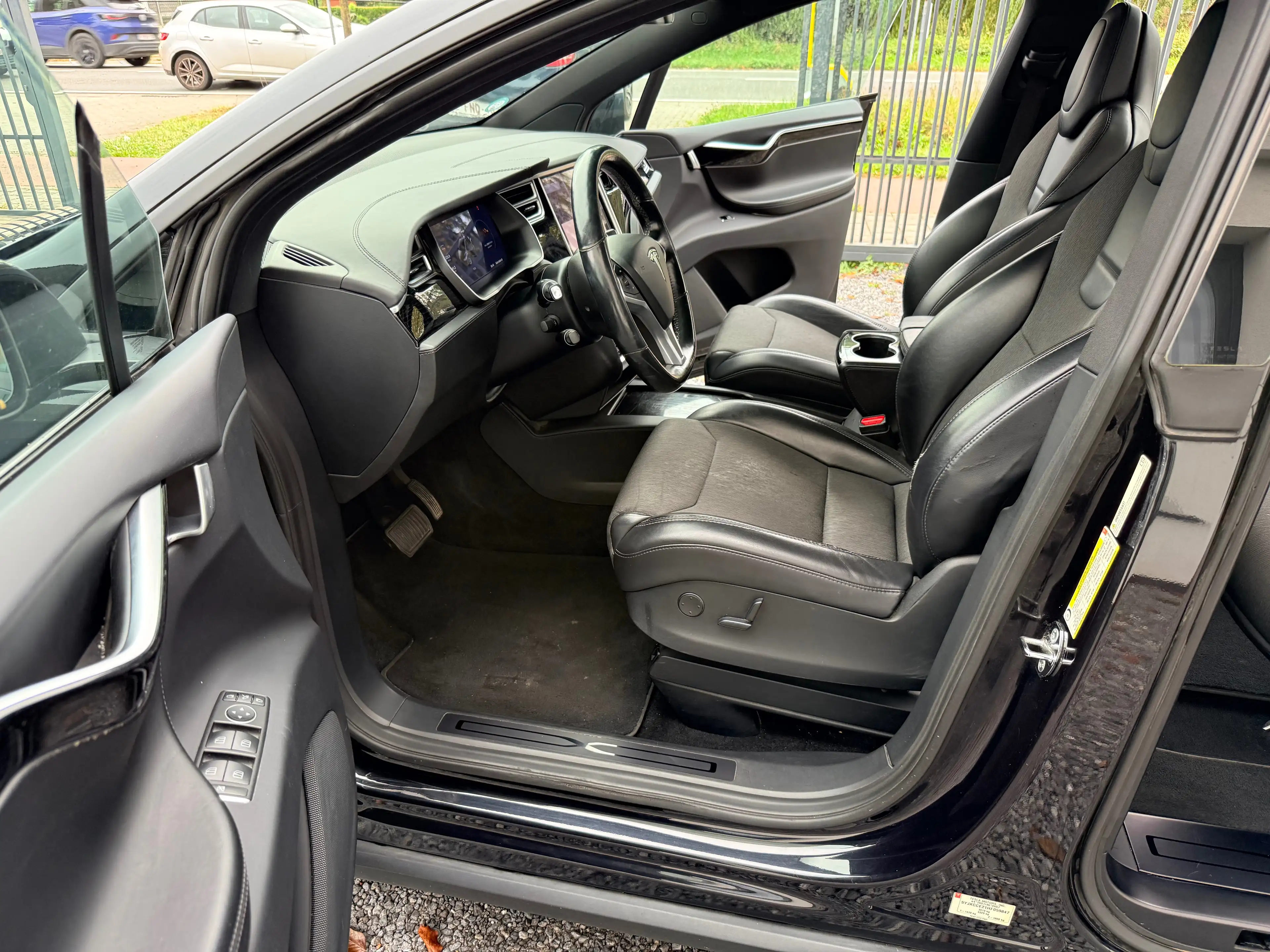 Tesla Model X Model X 100 kWh Dual Motor — photo 9
