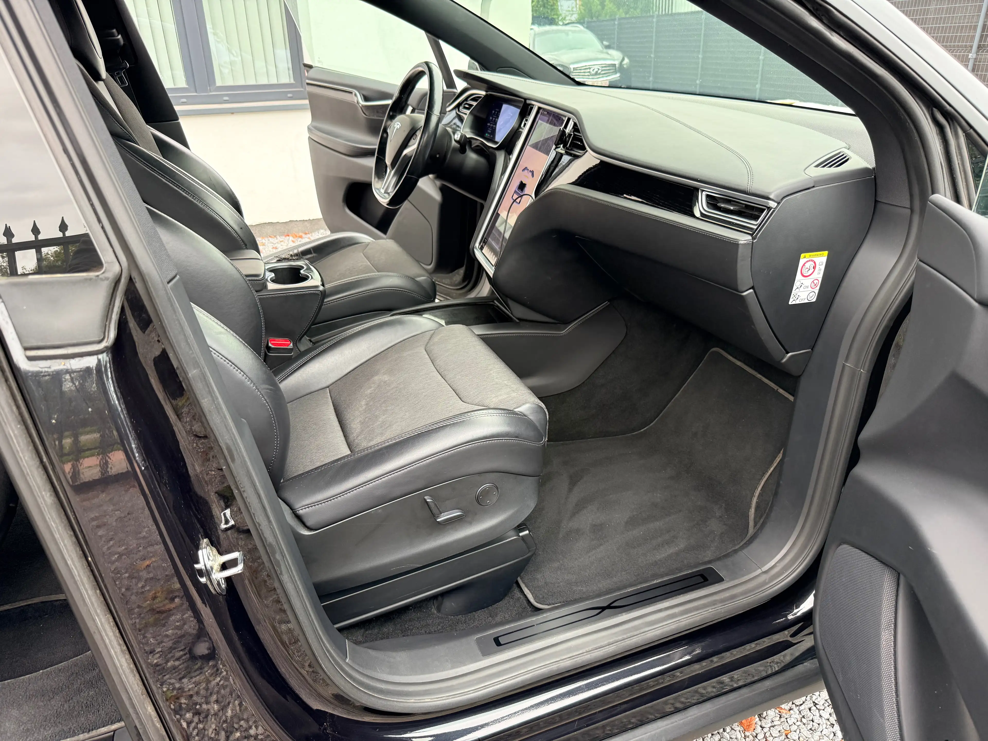 Tesla Model X Model X 100 kWh Dual Motor — photo 11
