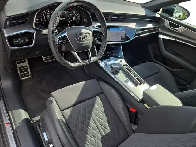 Audi RS6 view 4