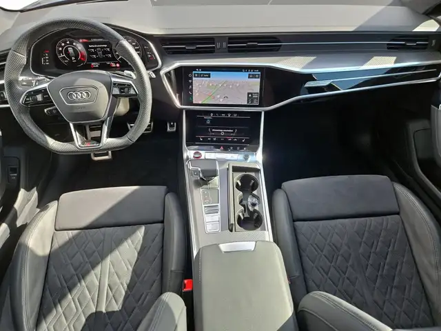Audi RS6 view 8