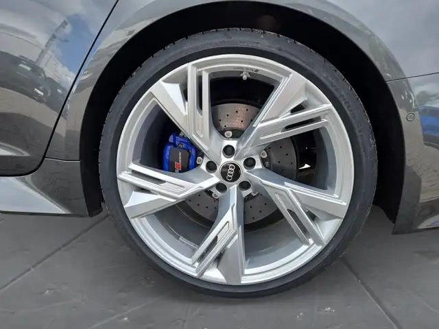 Audi RS6 view 15