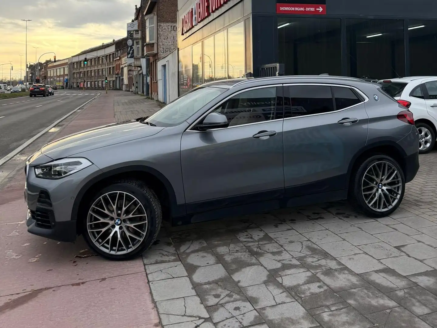 BMW X2 X2 2.0iA sDrive20 OPF Gris - 2