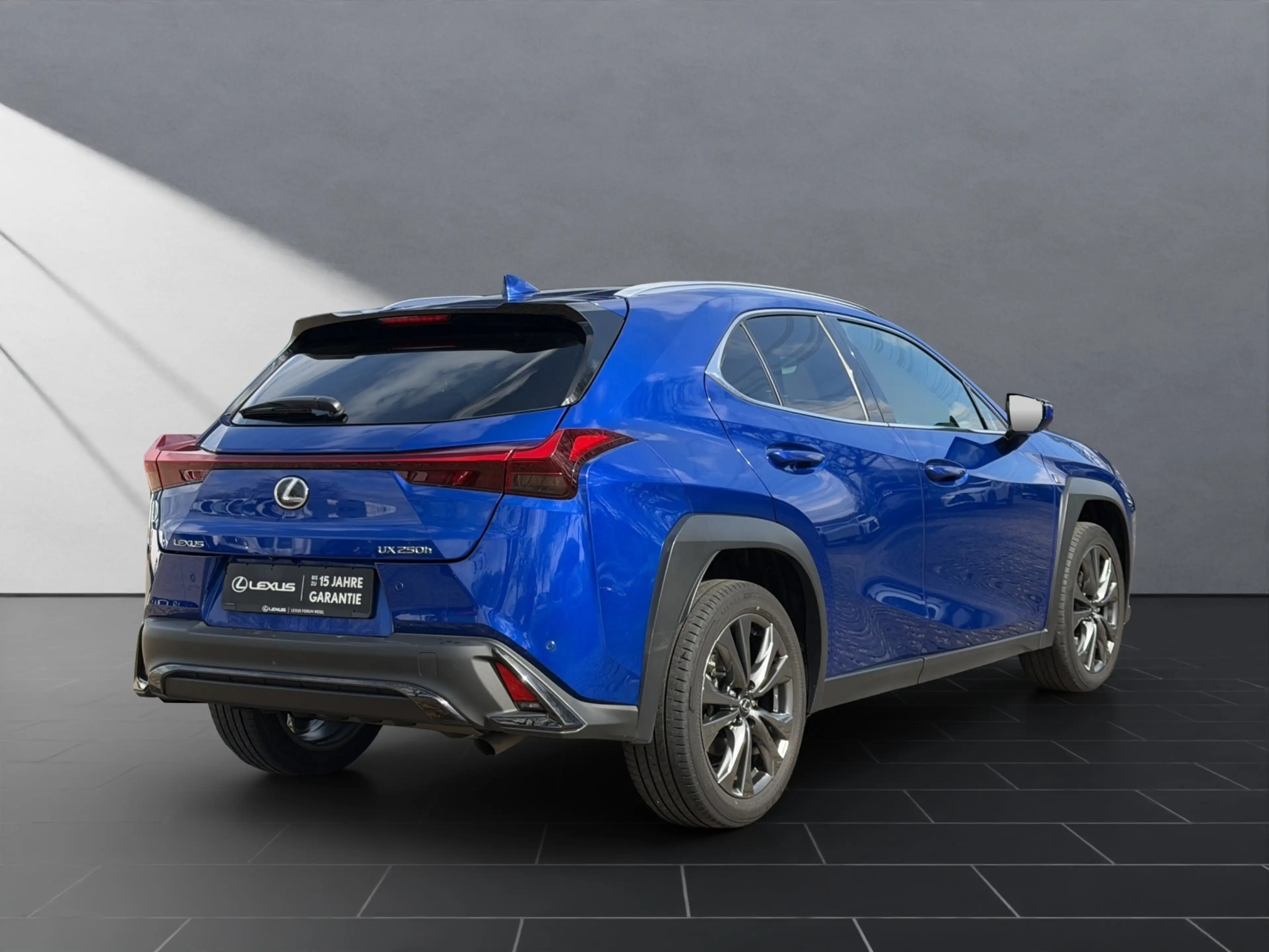 Lexus UX 250h 250h F Sport Design NAVI+KAMERA+ACC+LED+18" — photo 5