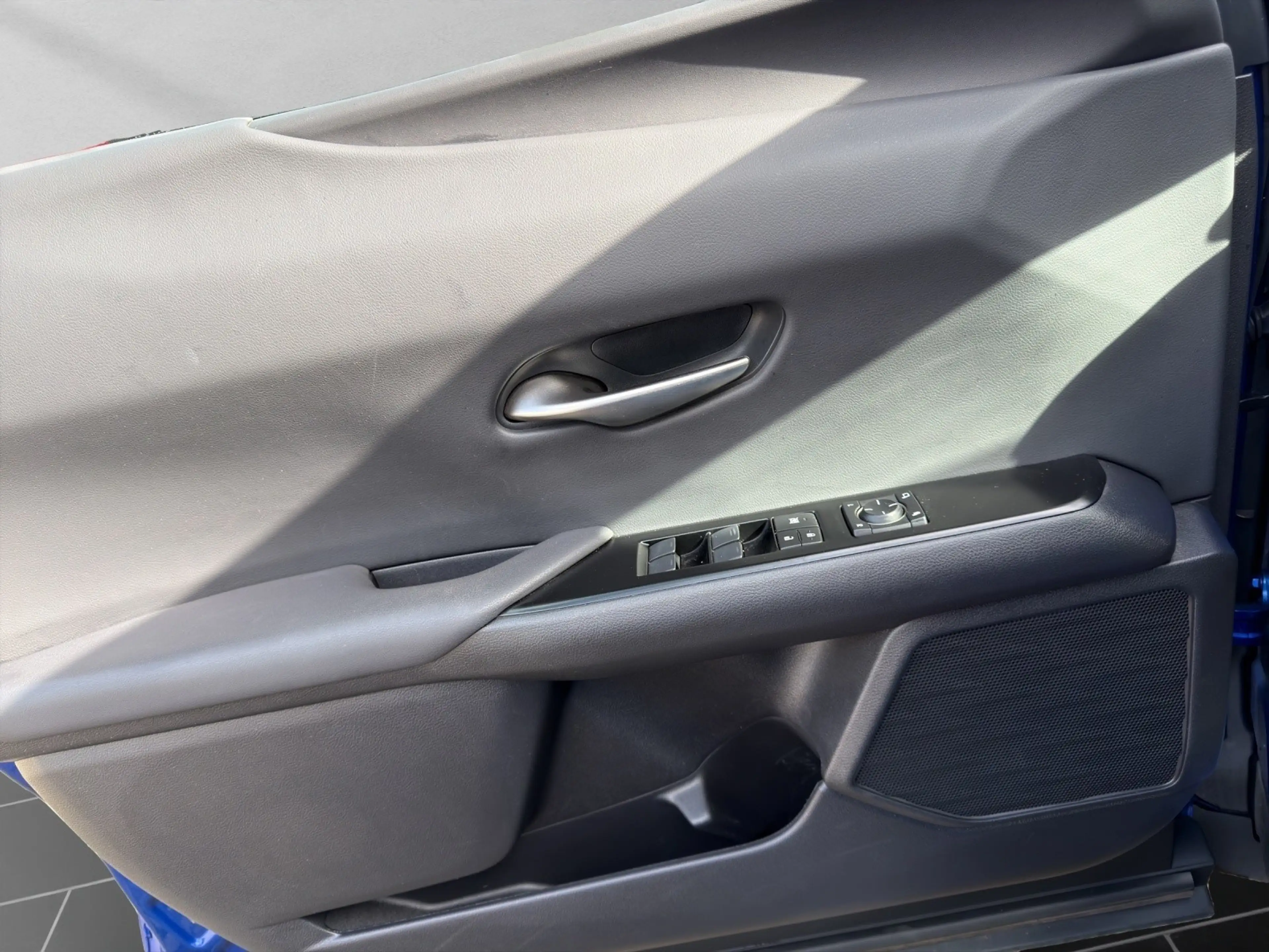 Lexus UX 250h 250h F Sport Design NAVI+KAMERA+ACC+LED+18" — photo 12