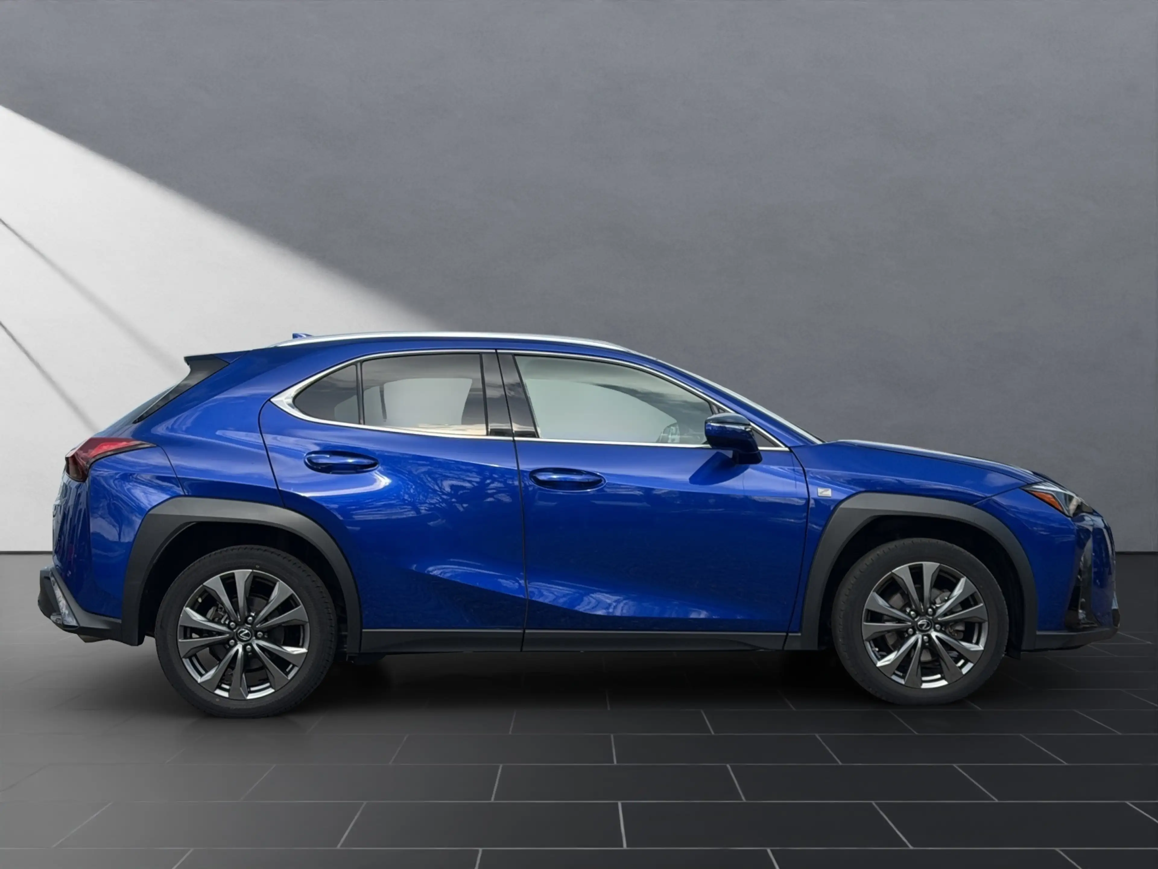 Lexus UX 250h 250h F Sport Design NAVI+KAMERA+ACC+LED+18" — photo 6