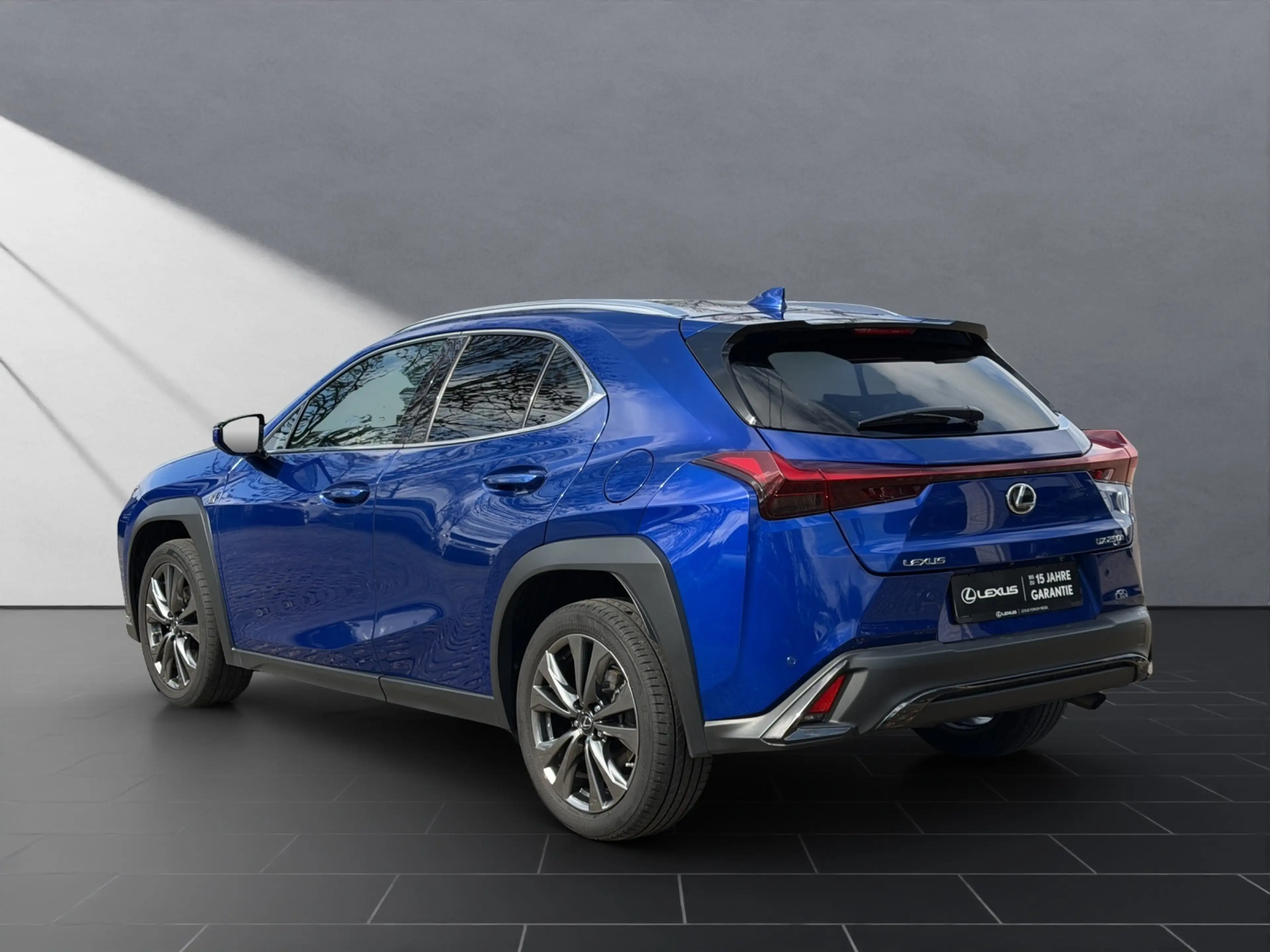 Lexus UX 250h 250h F Sport Design NAVI+KAMERA+ACC+LED+18" — photo 3