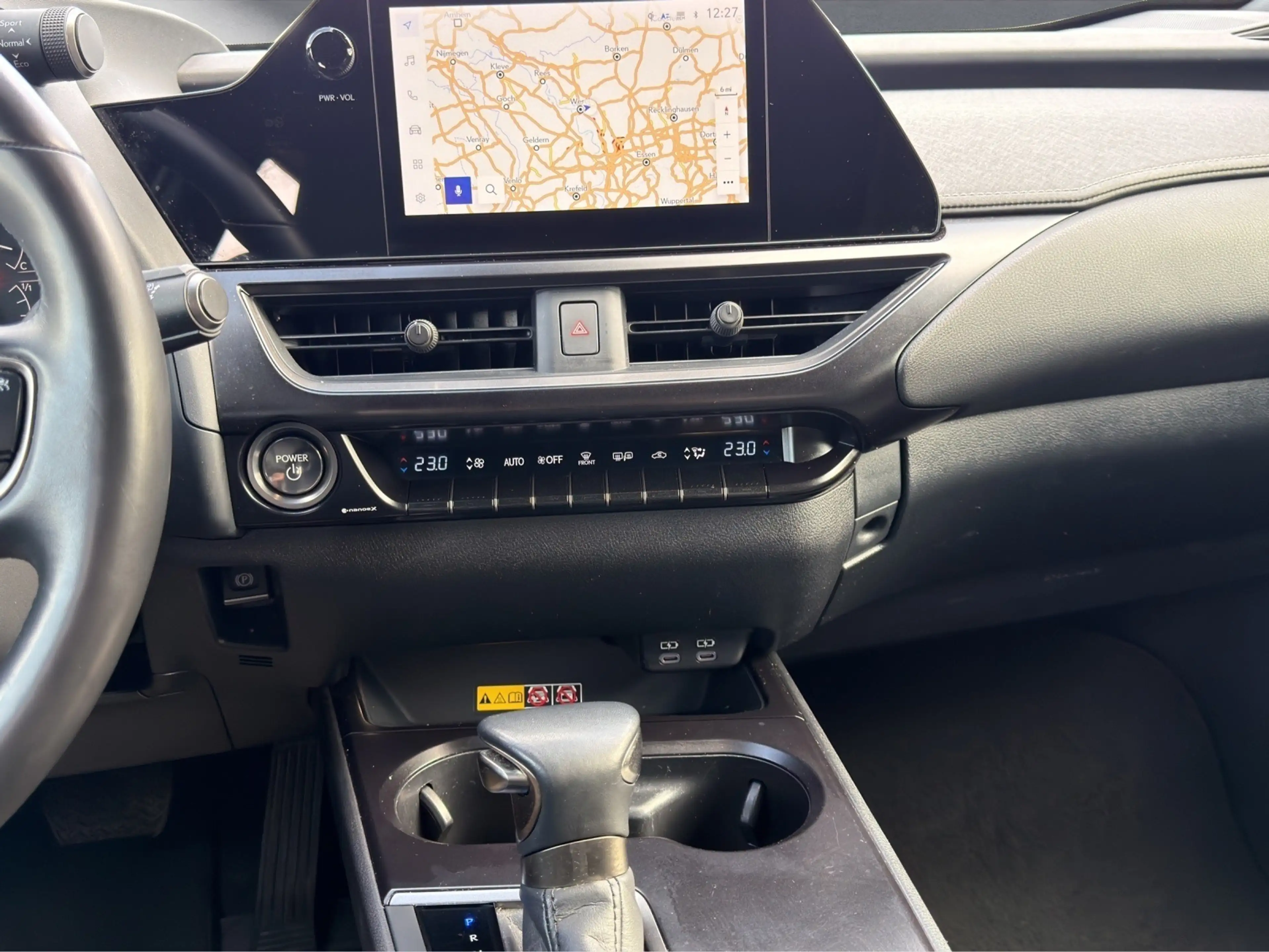 Lexus UX 250h 250h F Sport Design NAVI+KAMERA+ACC+LED+18" — photo 14