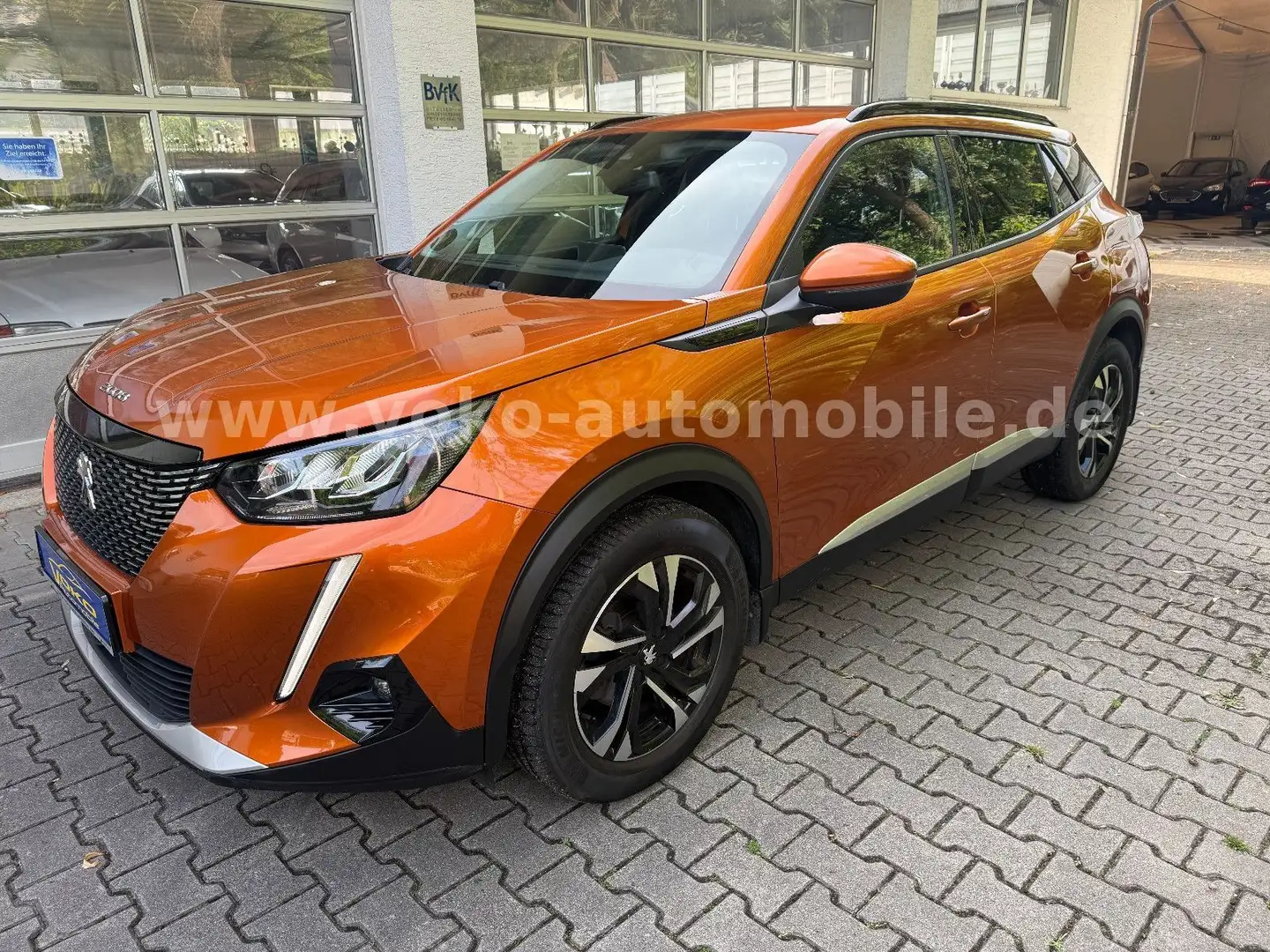 Peugeot 2008 1.2 PT Allure Pack LED RFK AHK 1.Hd. Orange - 2