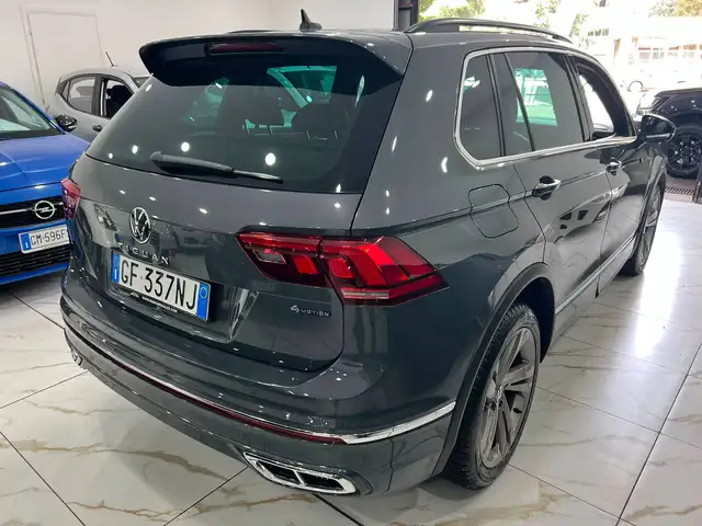 Volkswagen Tiguan view 6