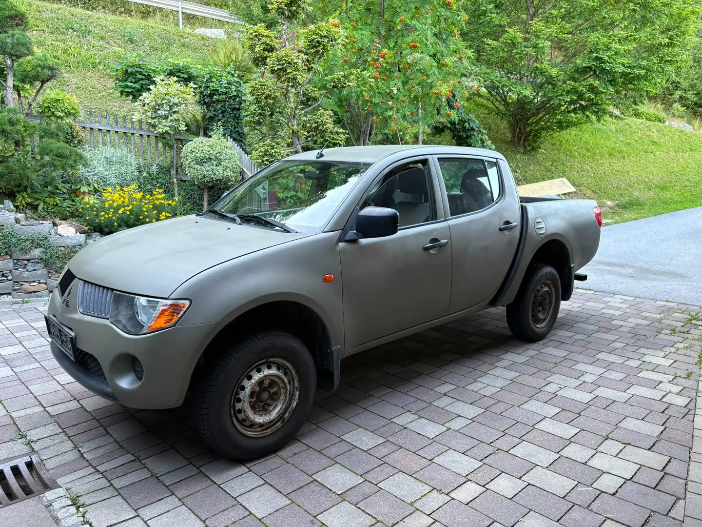 Mitsubishi L200 Grün - 2