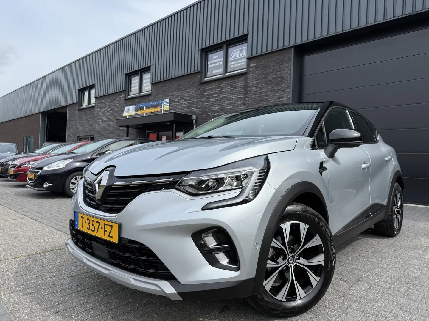 Renault Captur 1.0 TCe 90 techno | 1E EIGENAAR | 12MND GARANTIE | Grijs - 2