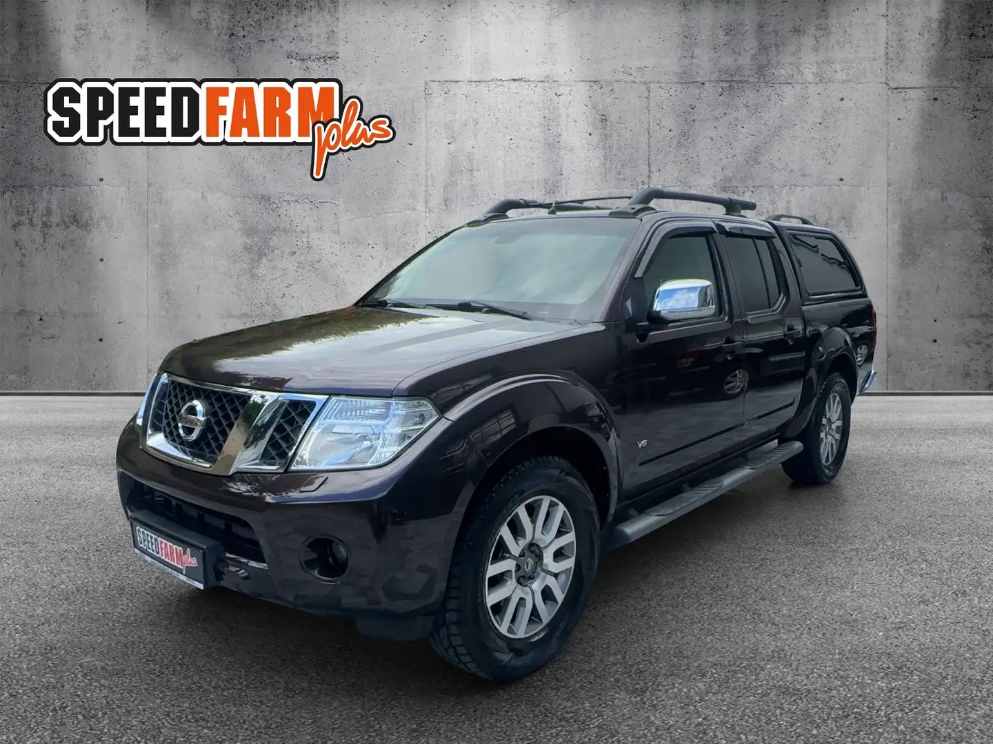 Nissan Navara Double Cab LE V6 4x4 LB Braun - 1