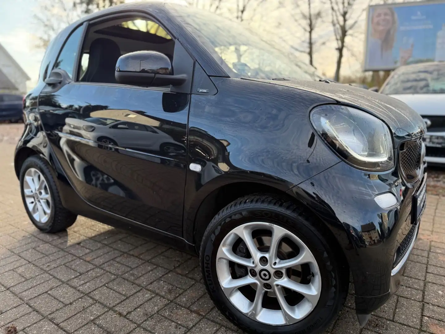 smart forTwo *PRIME*PANORAMA*NAVI*SITZHEIZUNG*TURBO* Schwarz - 2