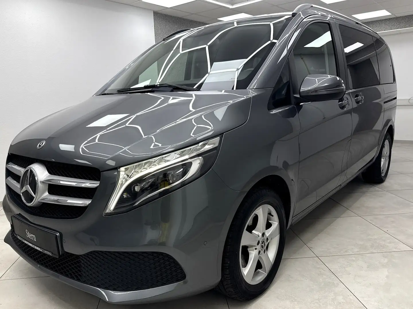 Mercedes-Benz V 250 d Edition StHz AHK DTR 2xSpur MBUX ILS Rcam Gris - 2