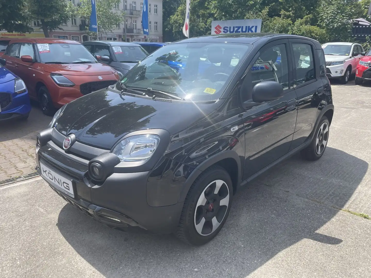 Fiat Panda Cross MY22 City Plus Hybrid 1.0 GS Schwarz - 1
