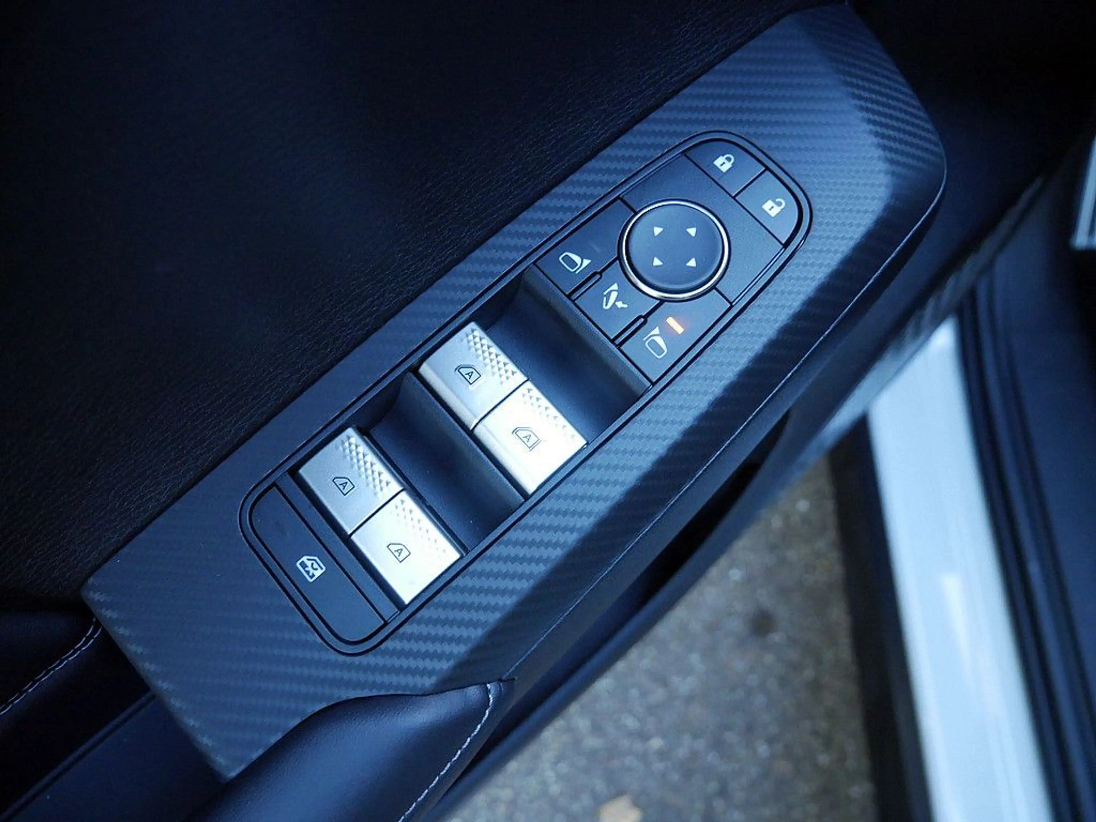 Mitsubishi Outlander 2.4l PHEV Diamant TOP LED PANO 360° — photo 10