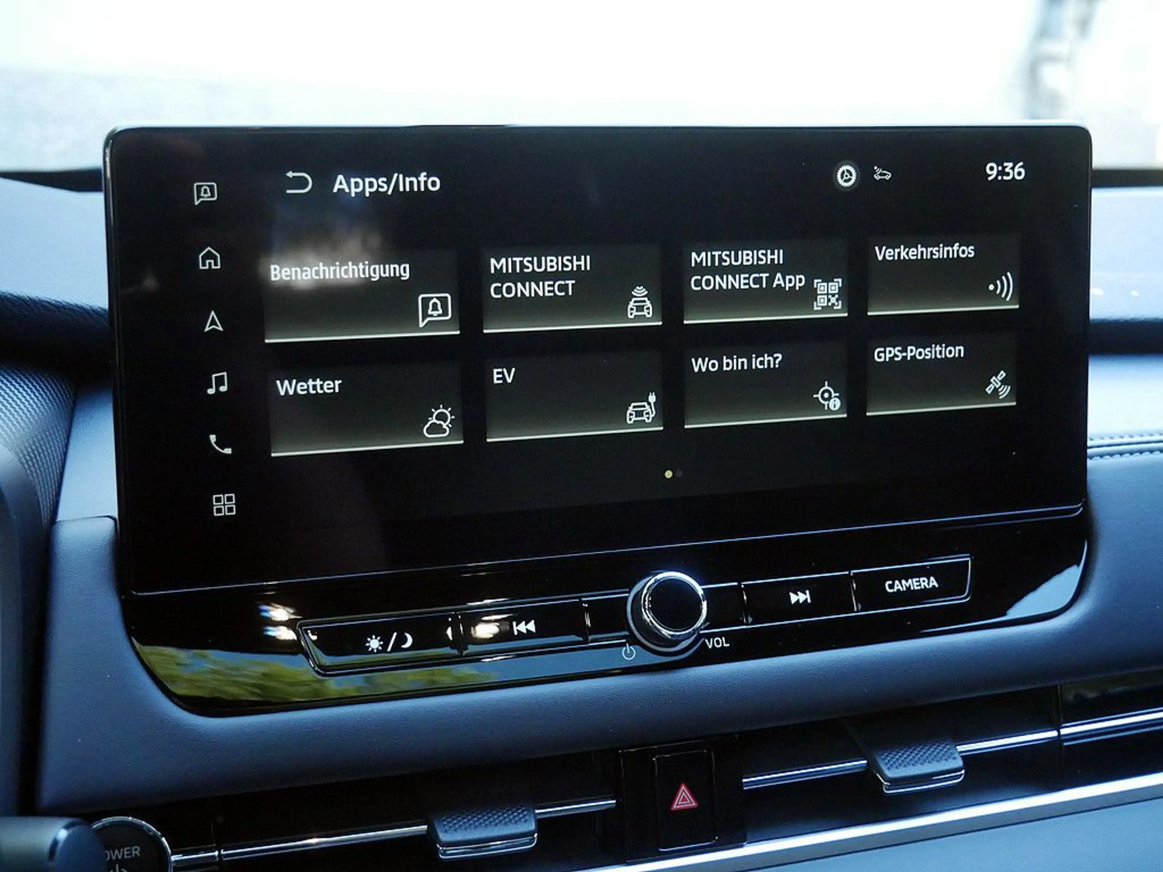 Mitsubishi Outlander 2.4l PHEV Diamant TOP LED PANO 360° — photo 13