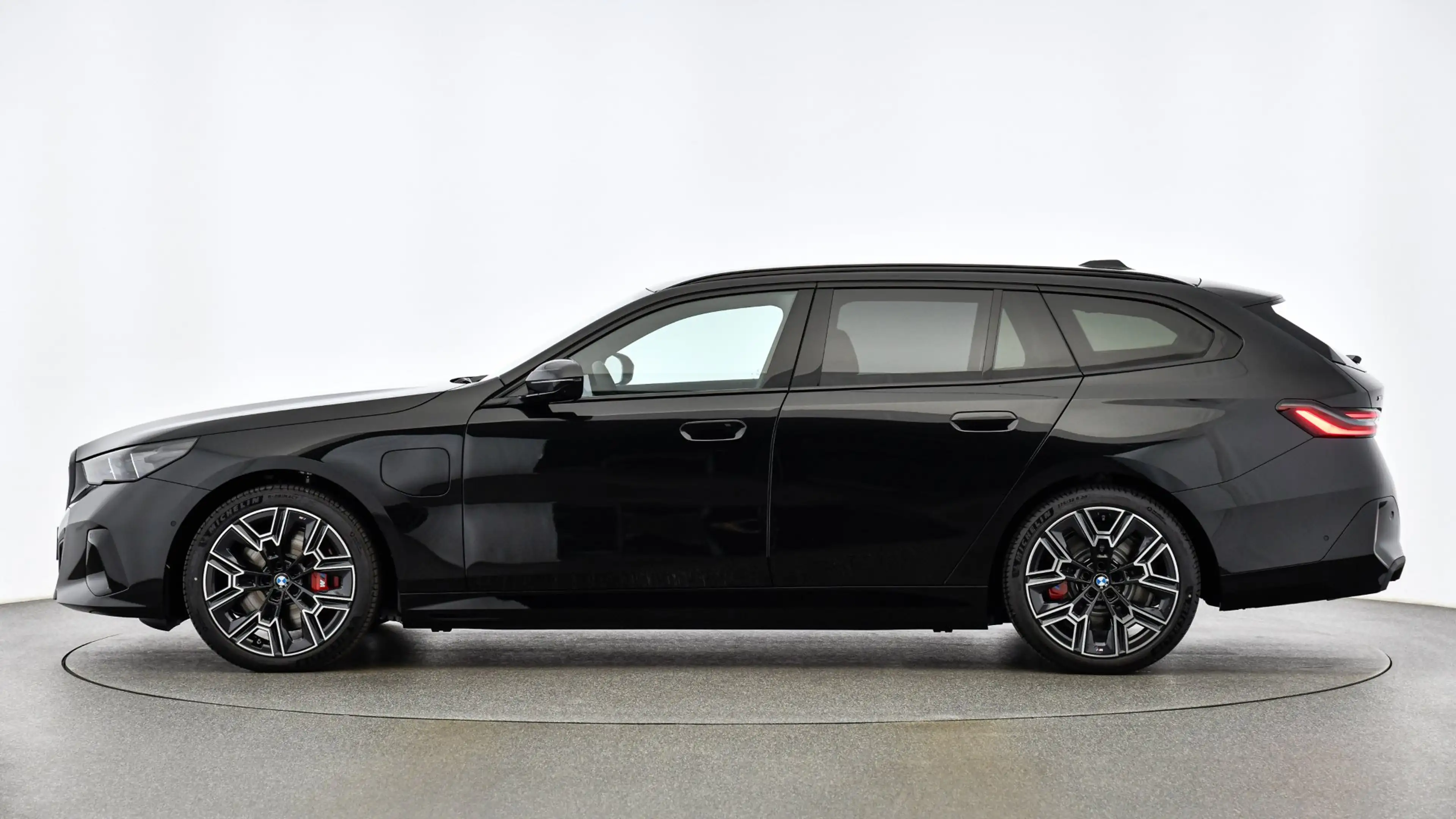 BMW 550 e xDrive M-Sportpaket Pro — photo 6