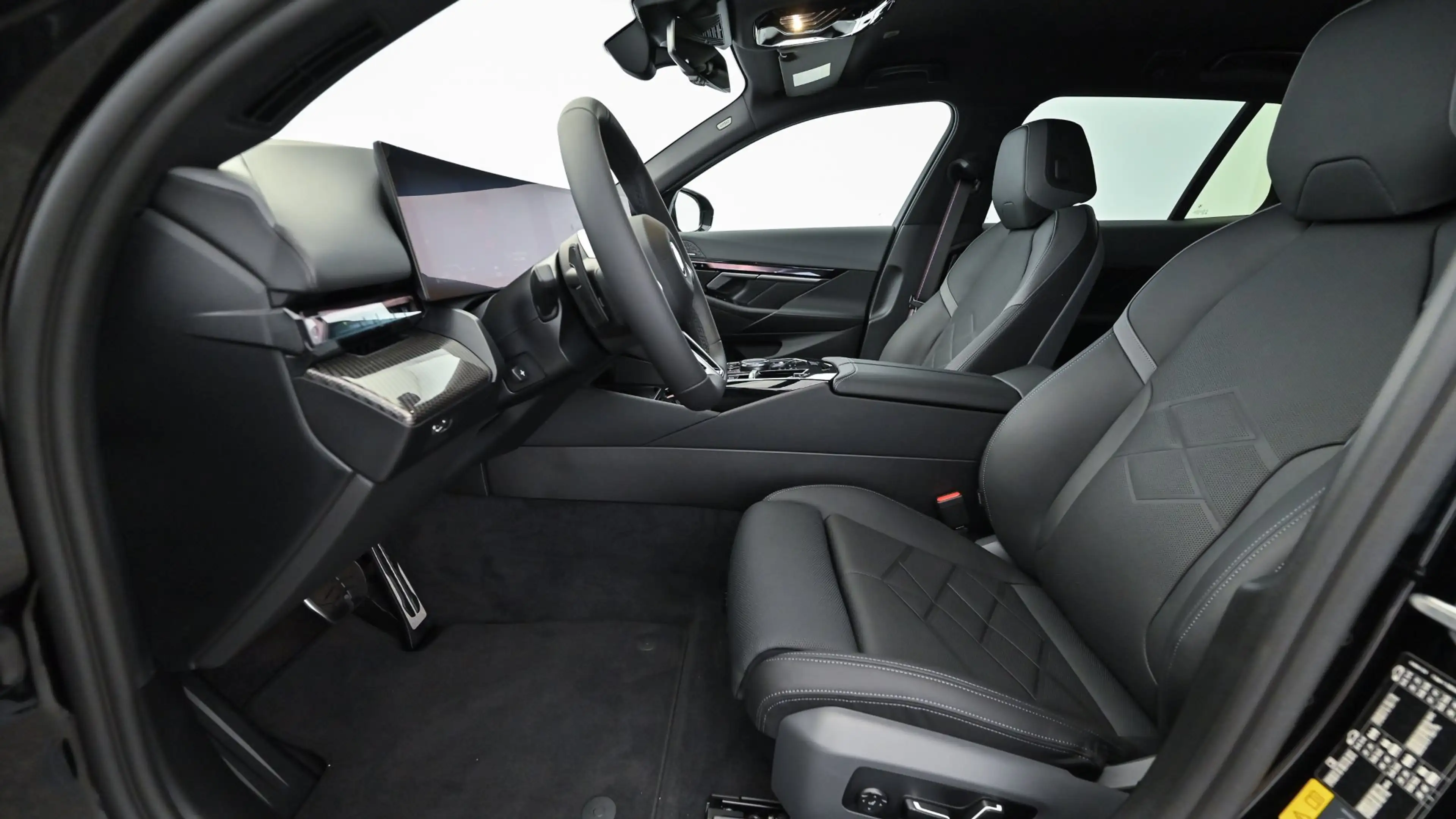 BMW 550 e xDrive M-Sportpaket Pro — photo 9