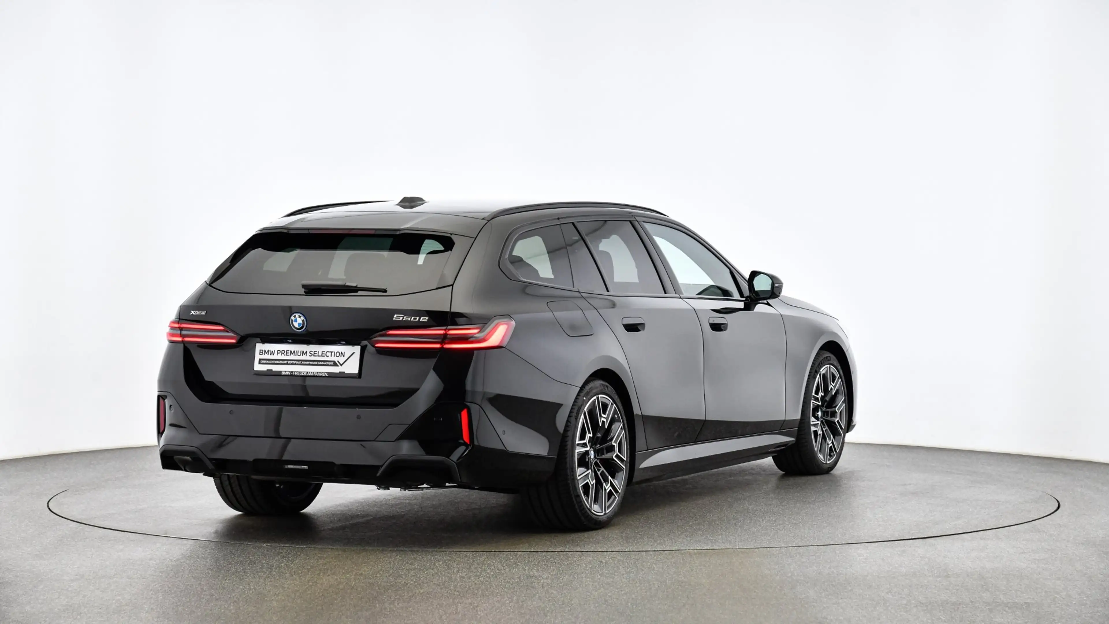 BMW 550 e xDrive M-Sportpaket Pro — photo 4