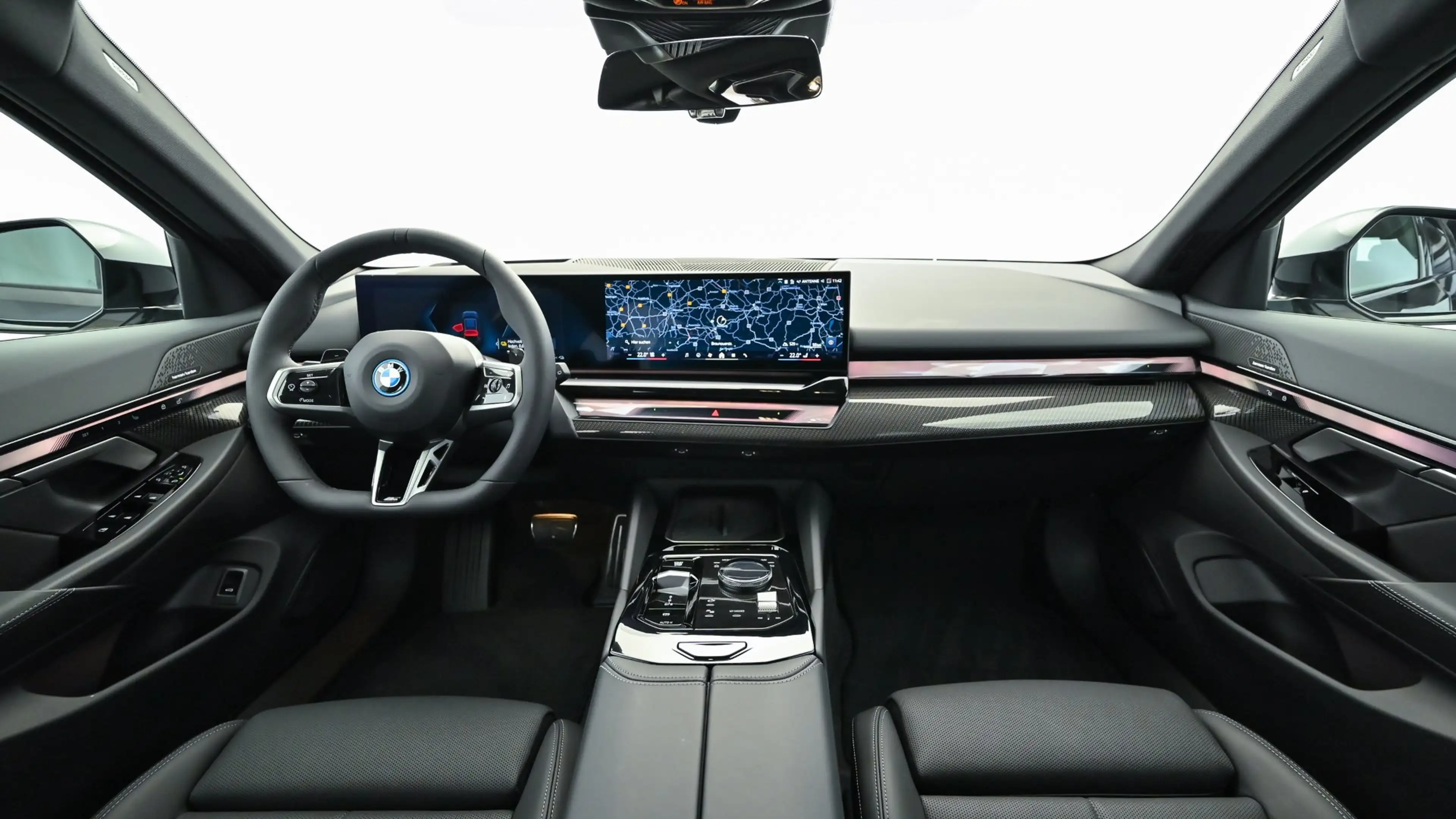 BMW 550 e xDrive M-Sportpaket Pro — photo 15