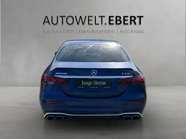 Mercedes-Benz E-Class view 4