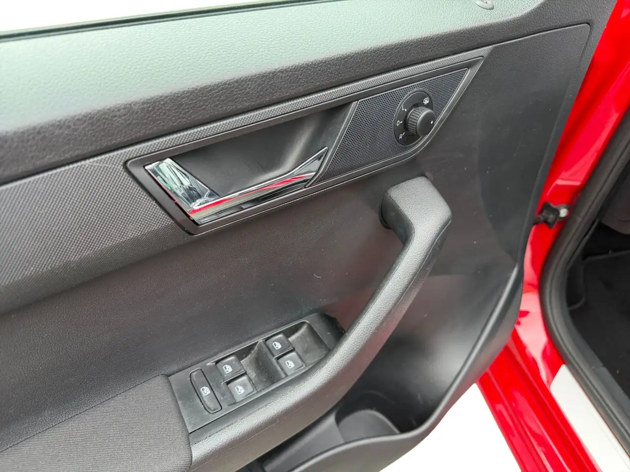 Skoda Fabia 1.0TSI DRIVE LED+NAV+APP+ACC+SHZ+2xPDC+DAB, миниатюра 15