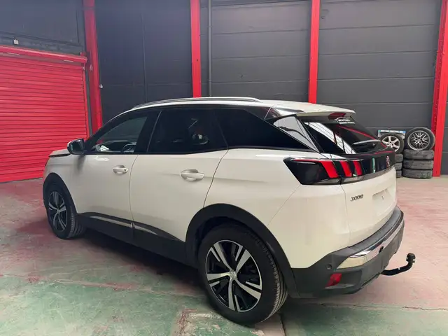 Peugeot 3008 view 2