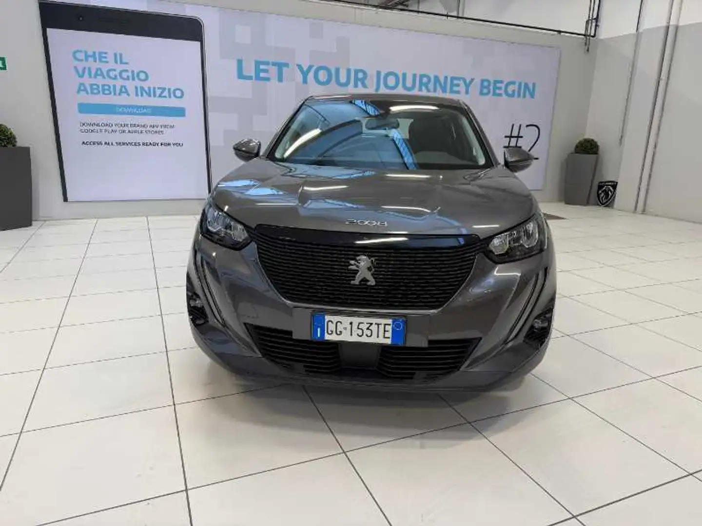 Peugeot 2008 1.2 PureTech Active Pack Grijs - 2