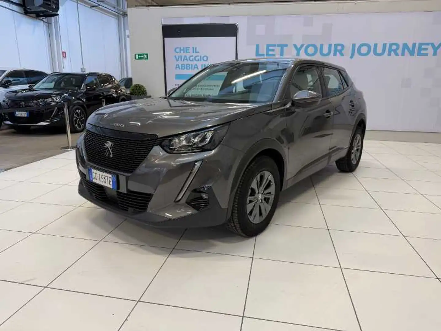 Peugeot 2008 1.2 PureTech Active Pack Grijs - 1