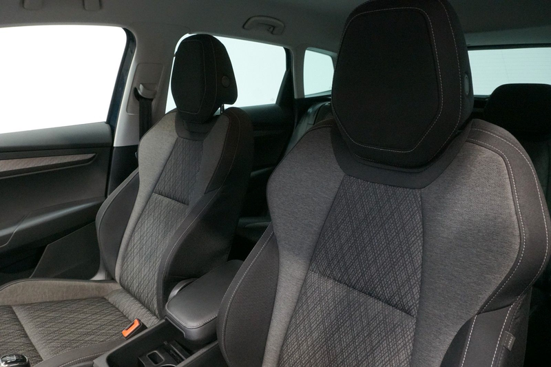 Skoda Karoq Style 1.5 TSI*TEMP*DAB*AHK*RFK*VC*LHZ — photo 10