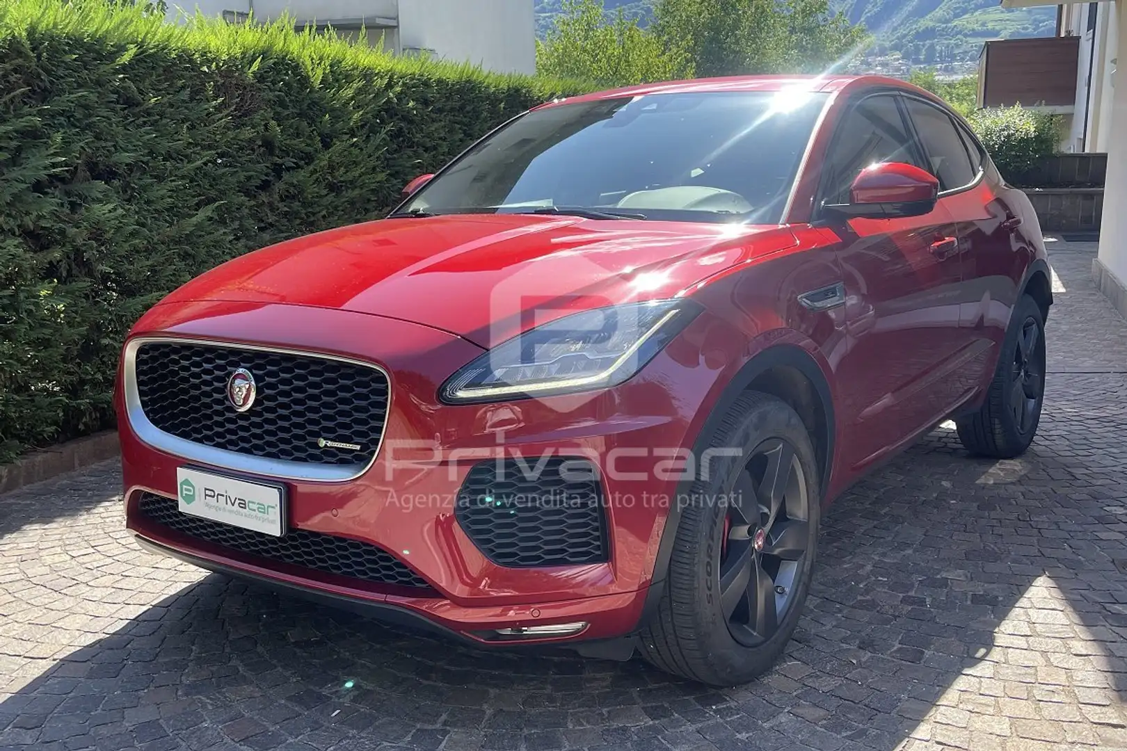 Jaguar E-Pace E-Pace 2.0D 180 CV AWD aut. R-Dynamic SE Rosso - 1