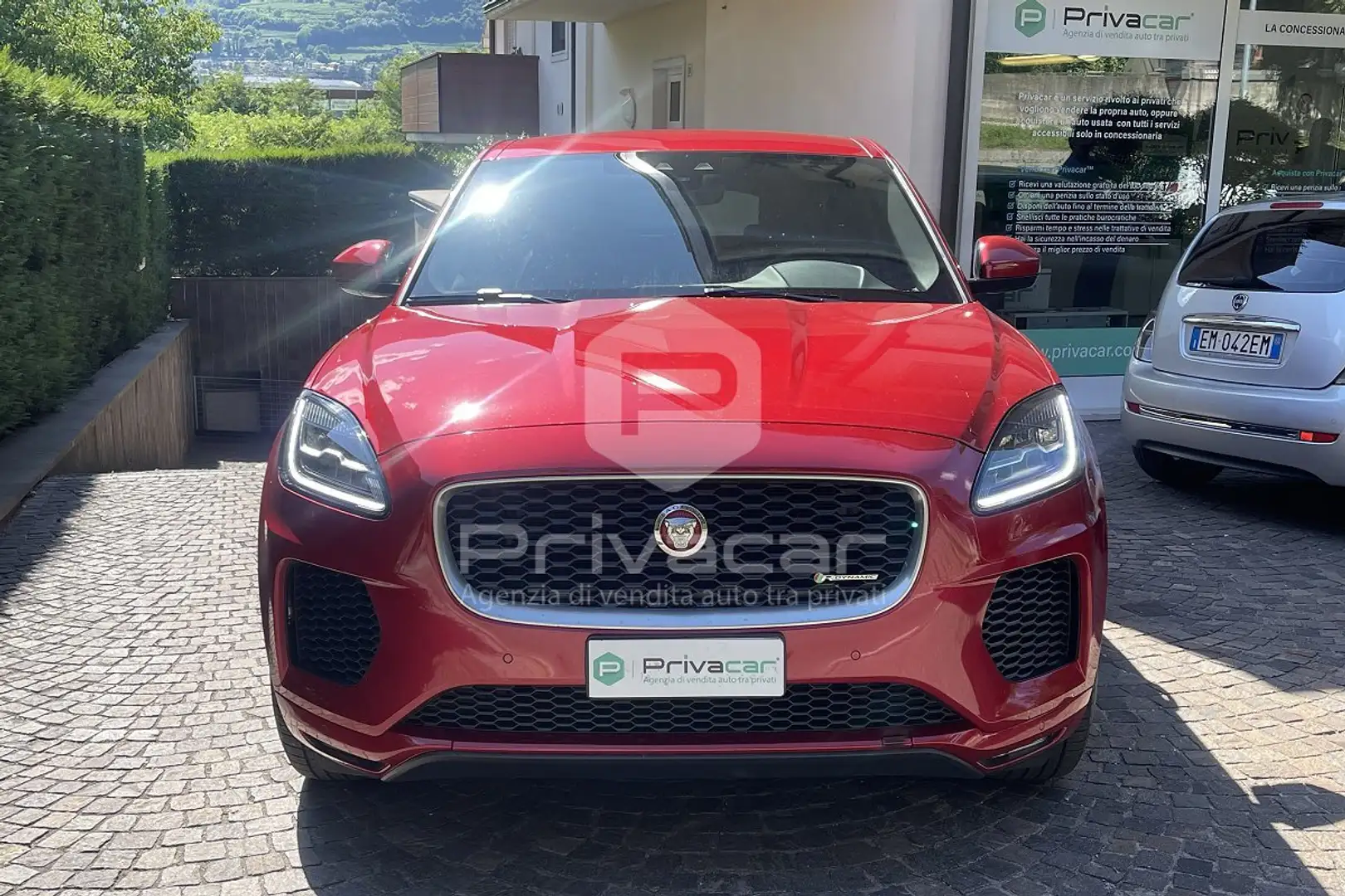 Jaguar E-Pace E-Pace 2.0D 180 CV AWD aut. R-Dynamic SE Rosso - 2