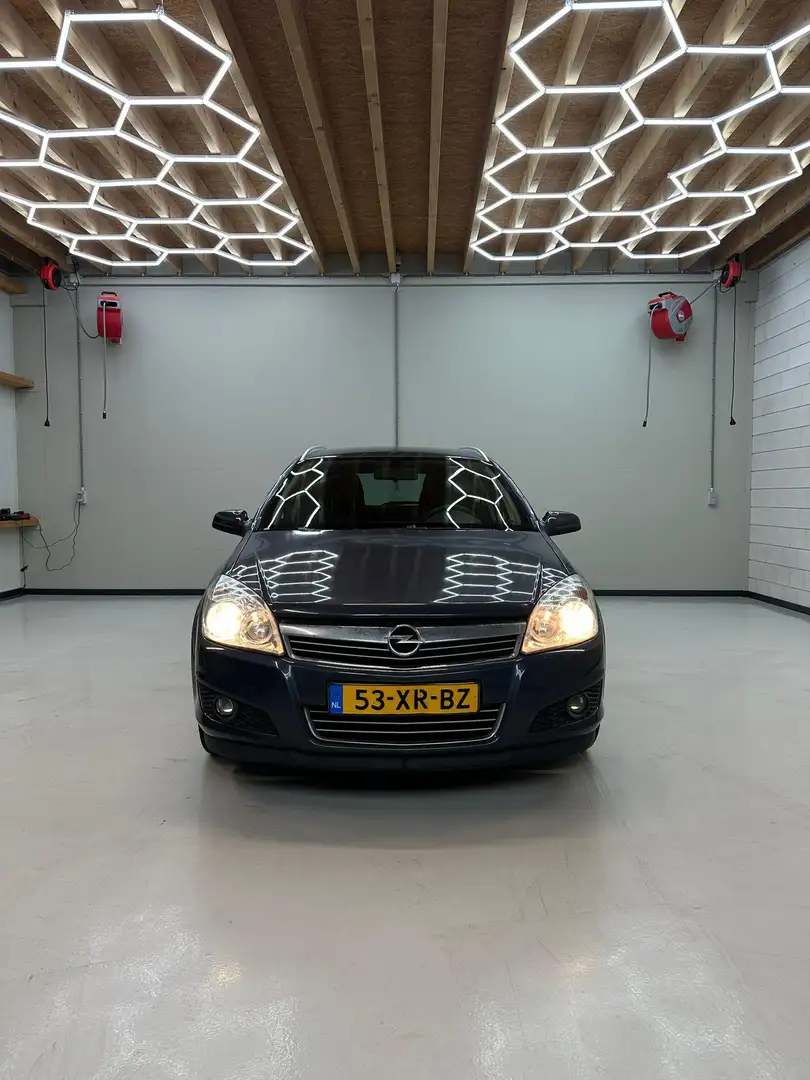 Opel Astra Wagon 1.6 Temptation Grijs - 2